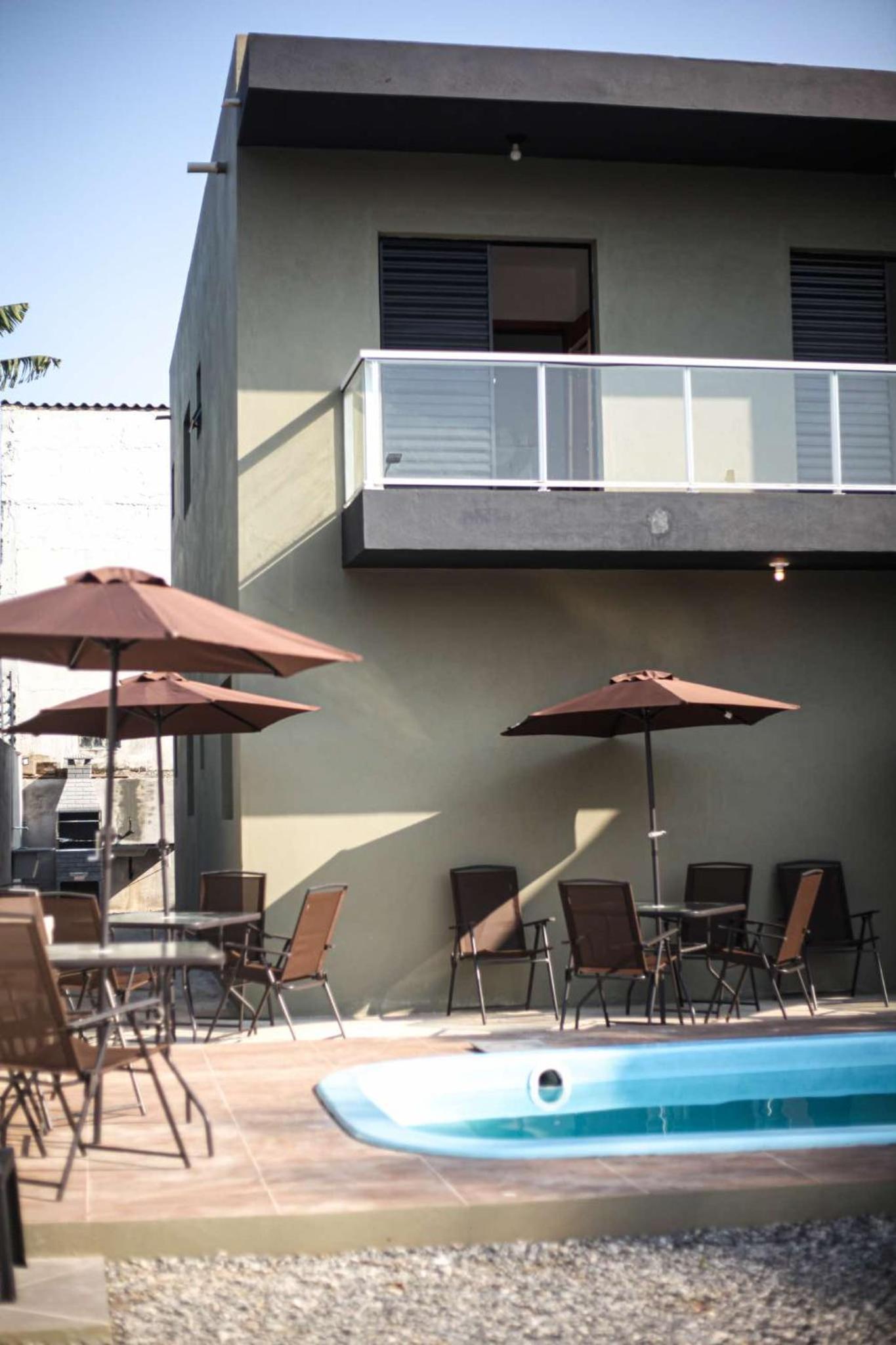 Bertihouse - Apartamentos com piscina perto da praia
