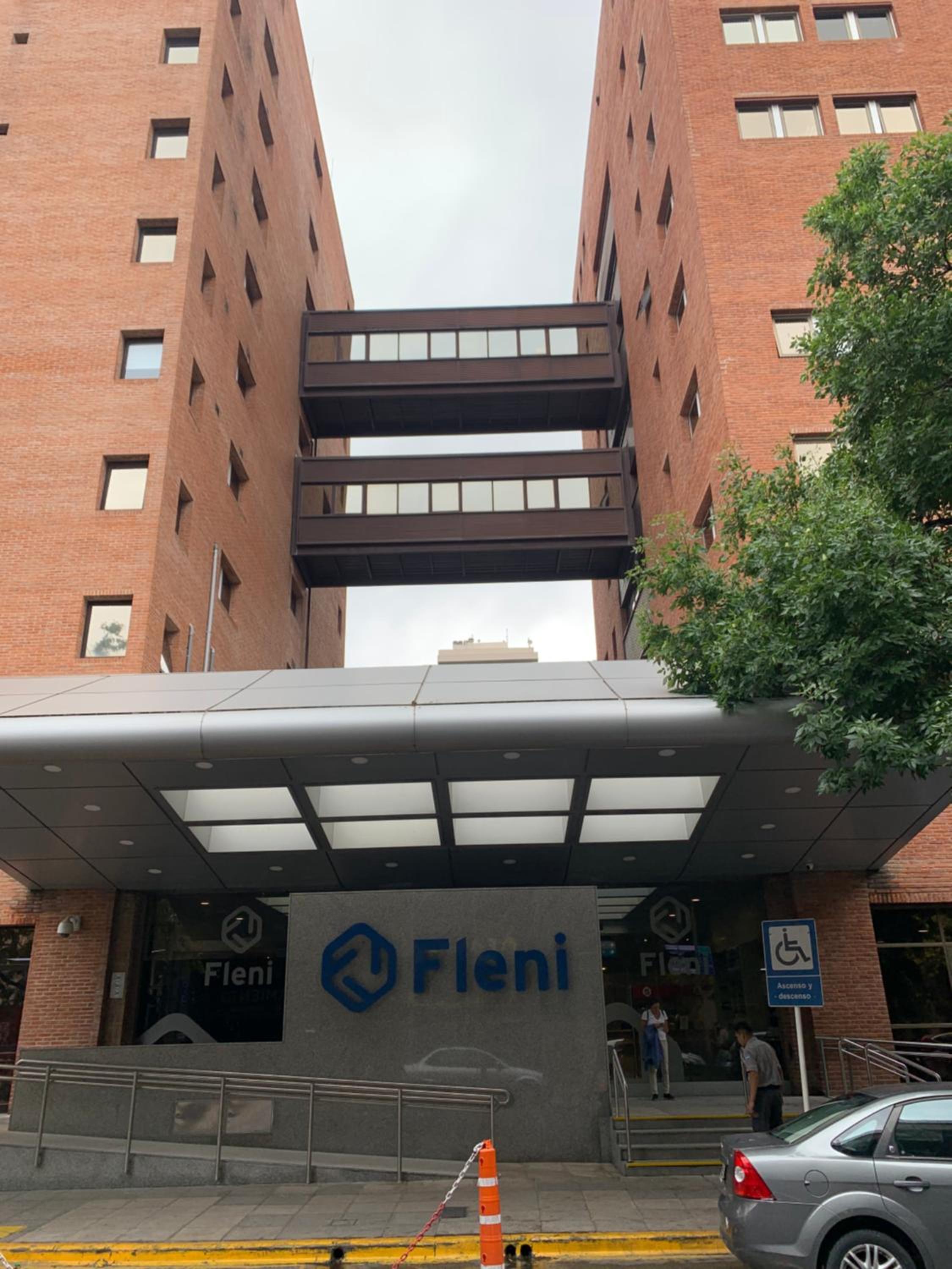 Monumental & Fleni Luxury Flat Whit Pool and Gardens