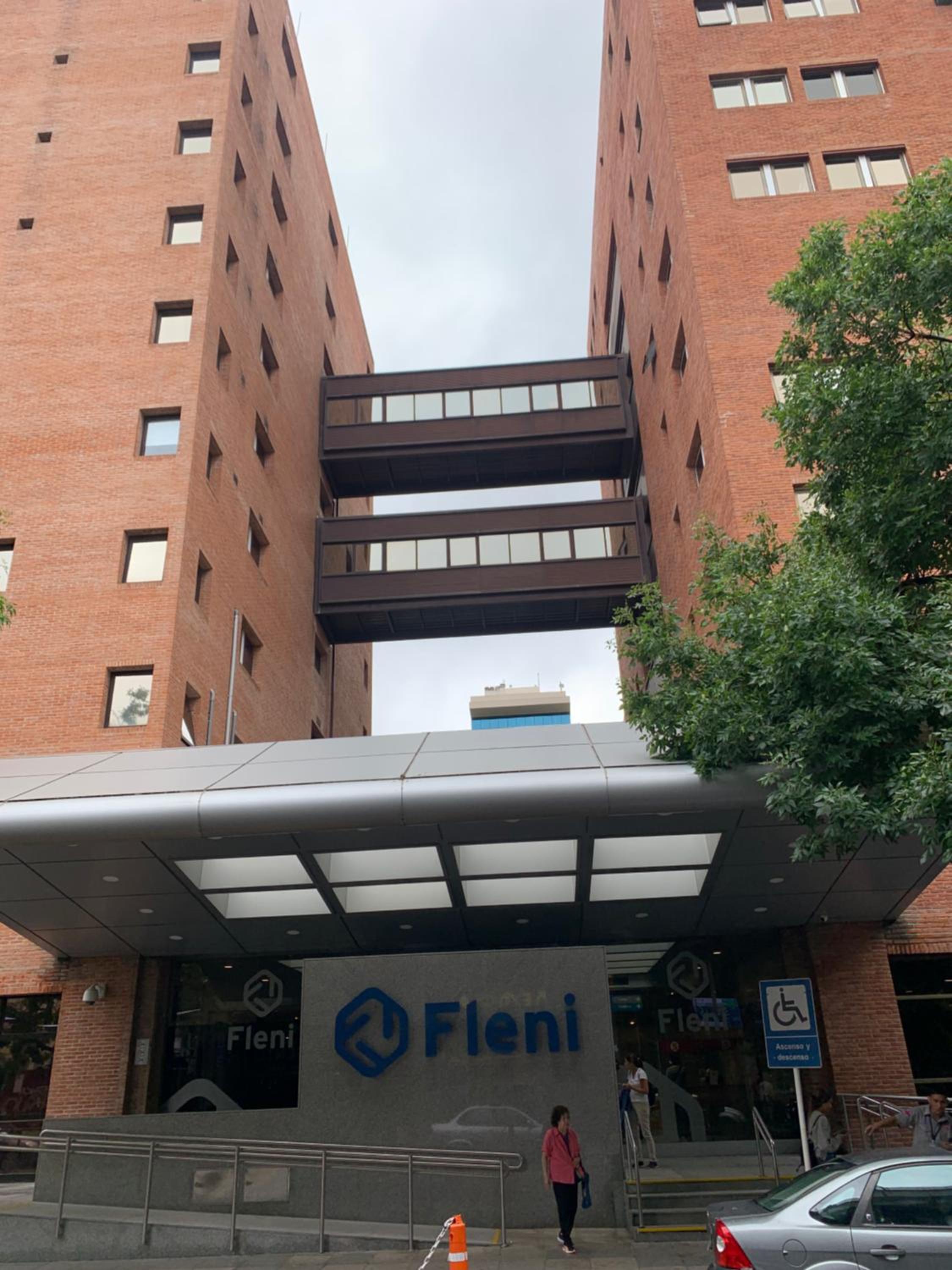 Monumental & Fleni Luxury Flat Whit Pool and Gardens