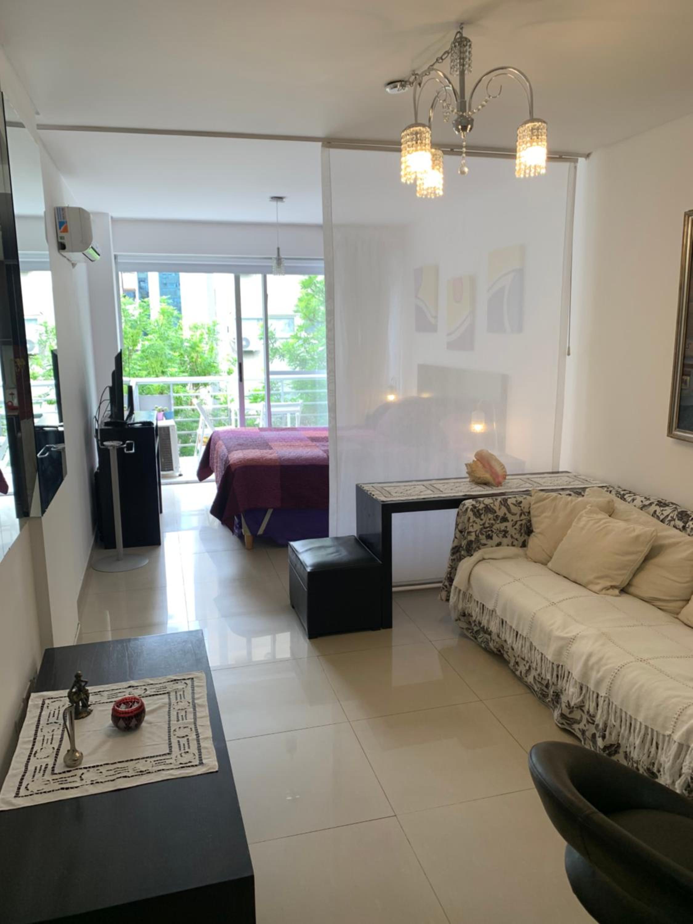Monumental & Fleni Luxury Flat Whit Pool and Gardens