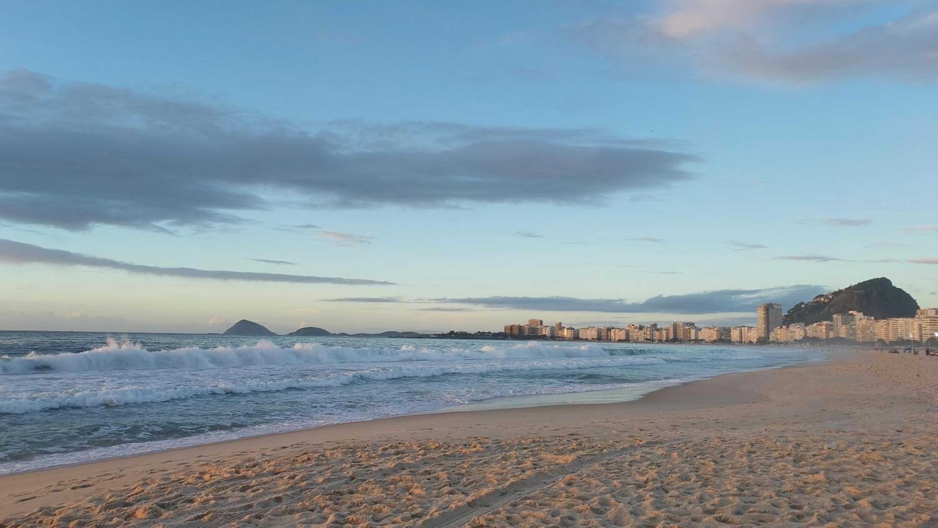 Lugar ideal Copacabana quarto, sala e lavanderia