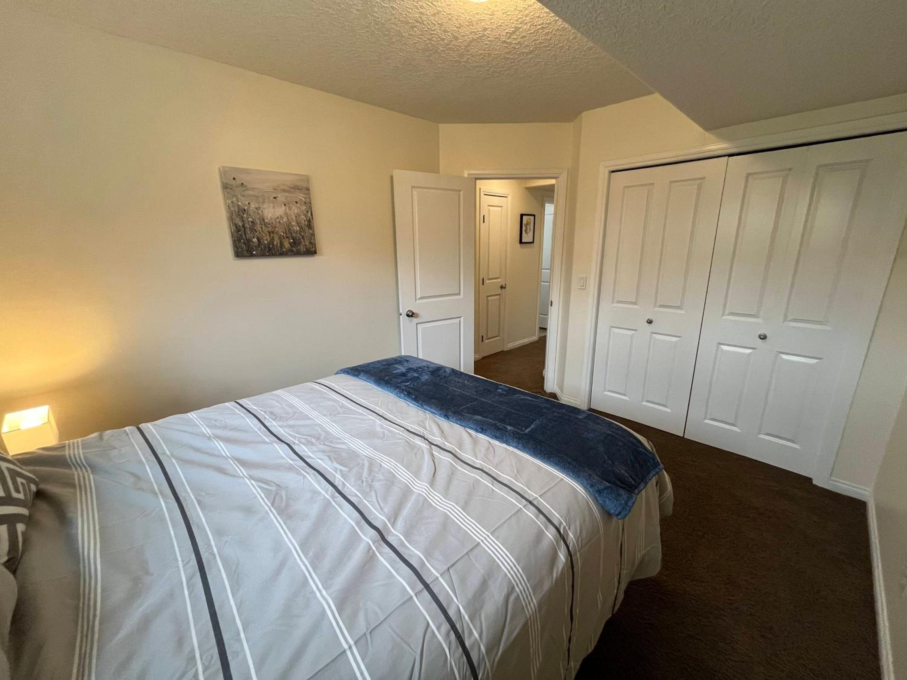 4br Crew House - Big, Bright, Modern, Fully Stocked