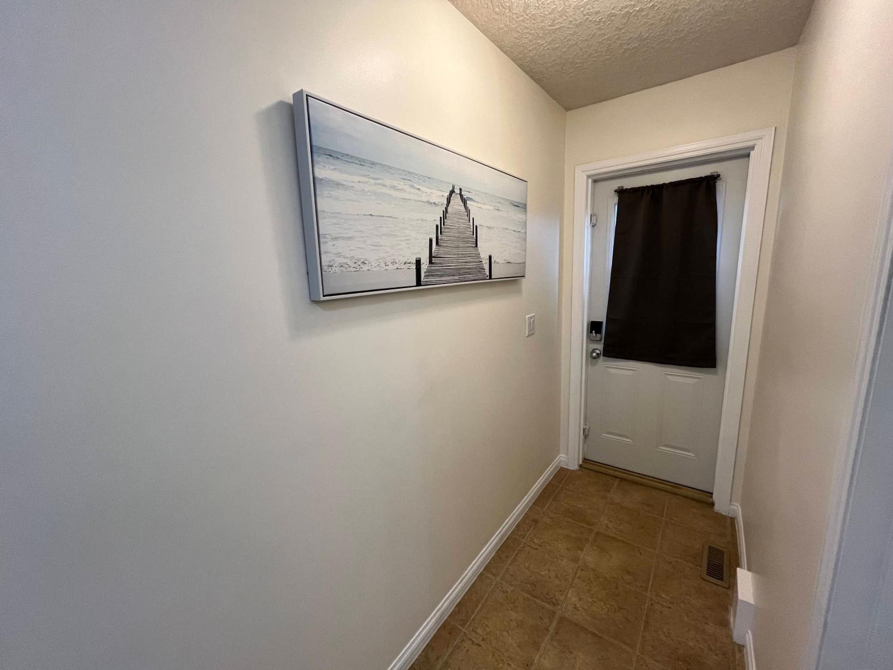 4br Crew House - Big, Bright, Modern, Fully Stocked