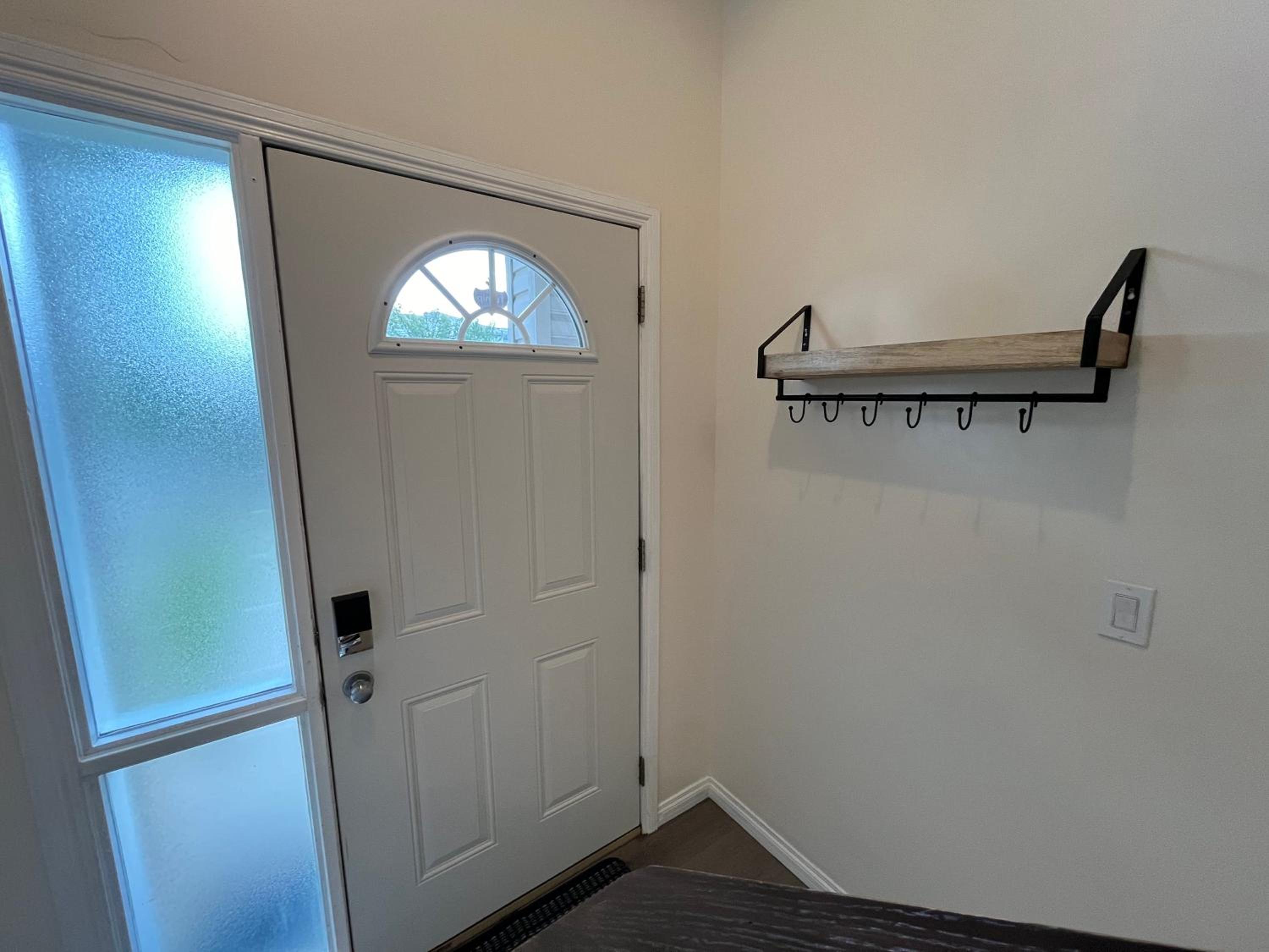 4br Crew House - Big, Bright, Modern, Fully Stocked