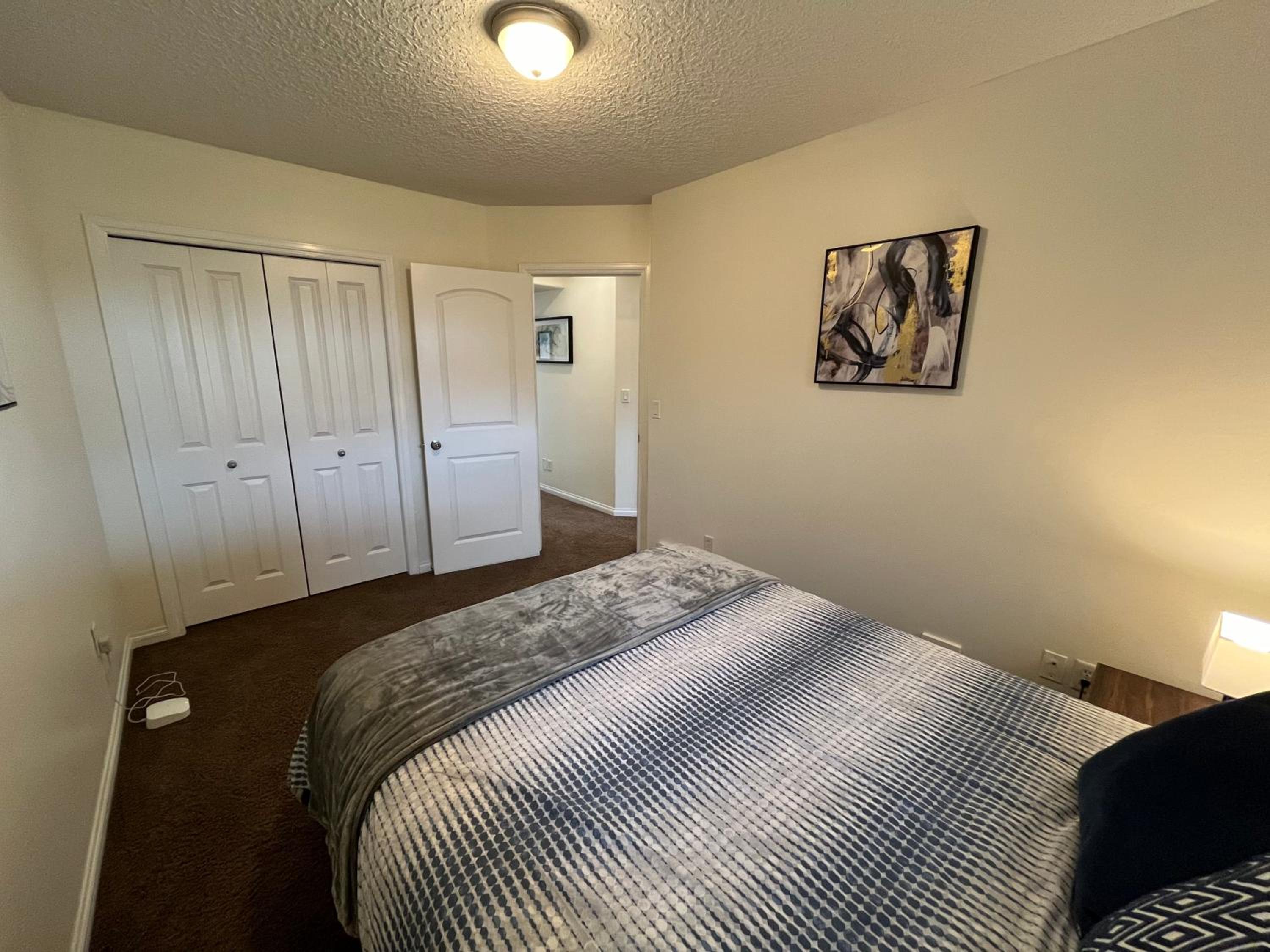 4br Crew House - Big, Bright, Modern, Fully Stocked