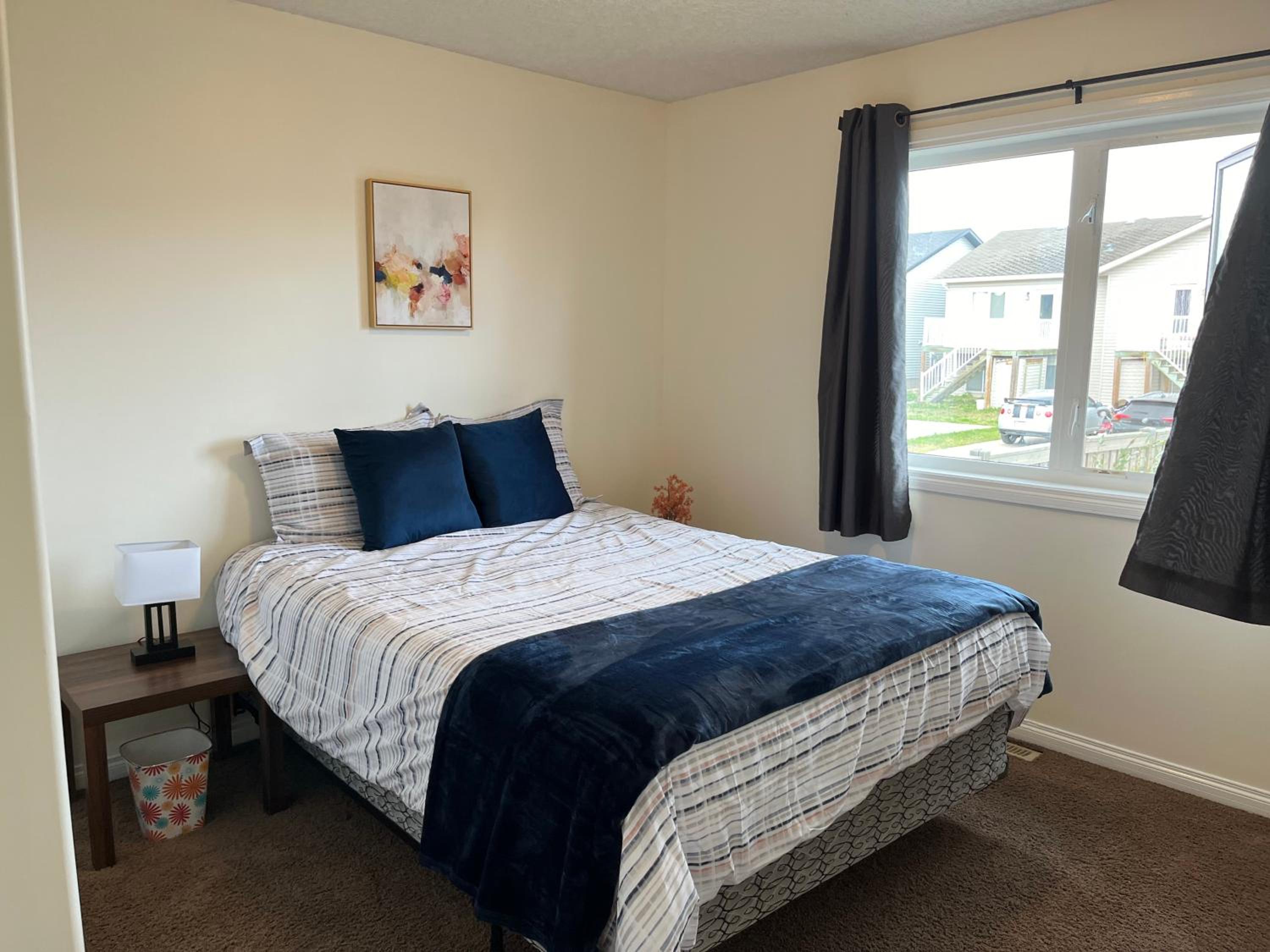 4br Crew House - Big, Bright, Modern, Fully Stocked
