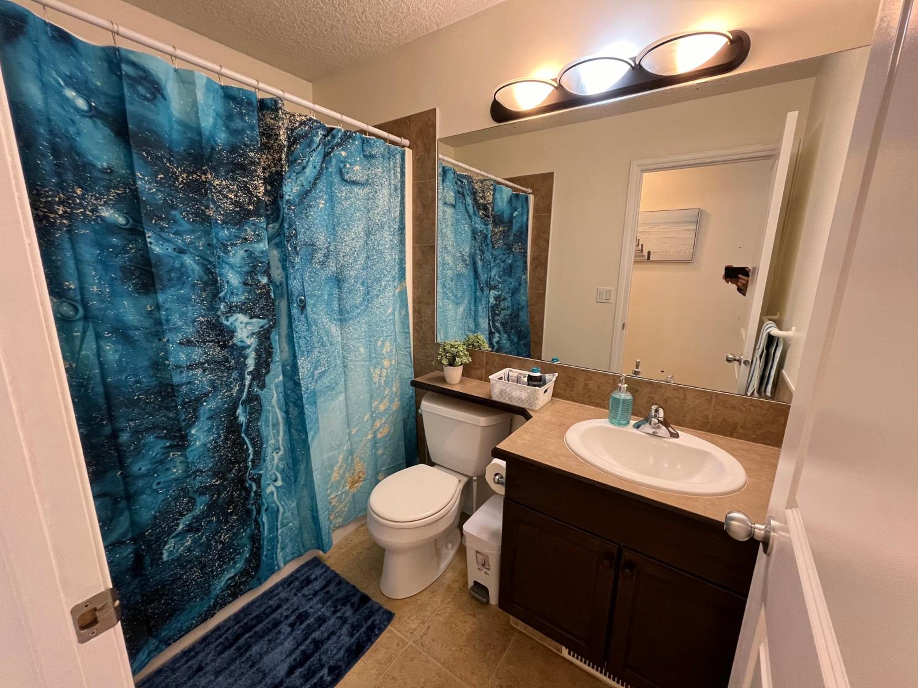 4br Crew House - Big, Bright, Modern, Fully Stocked