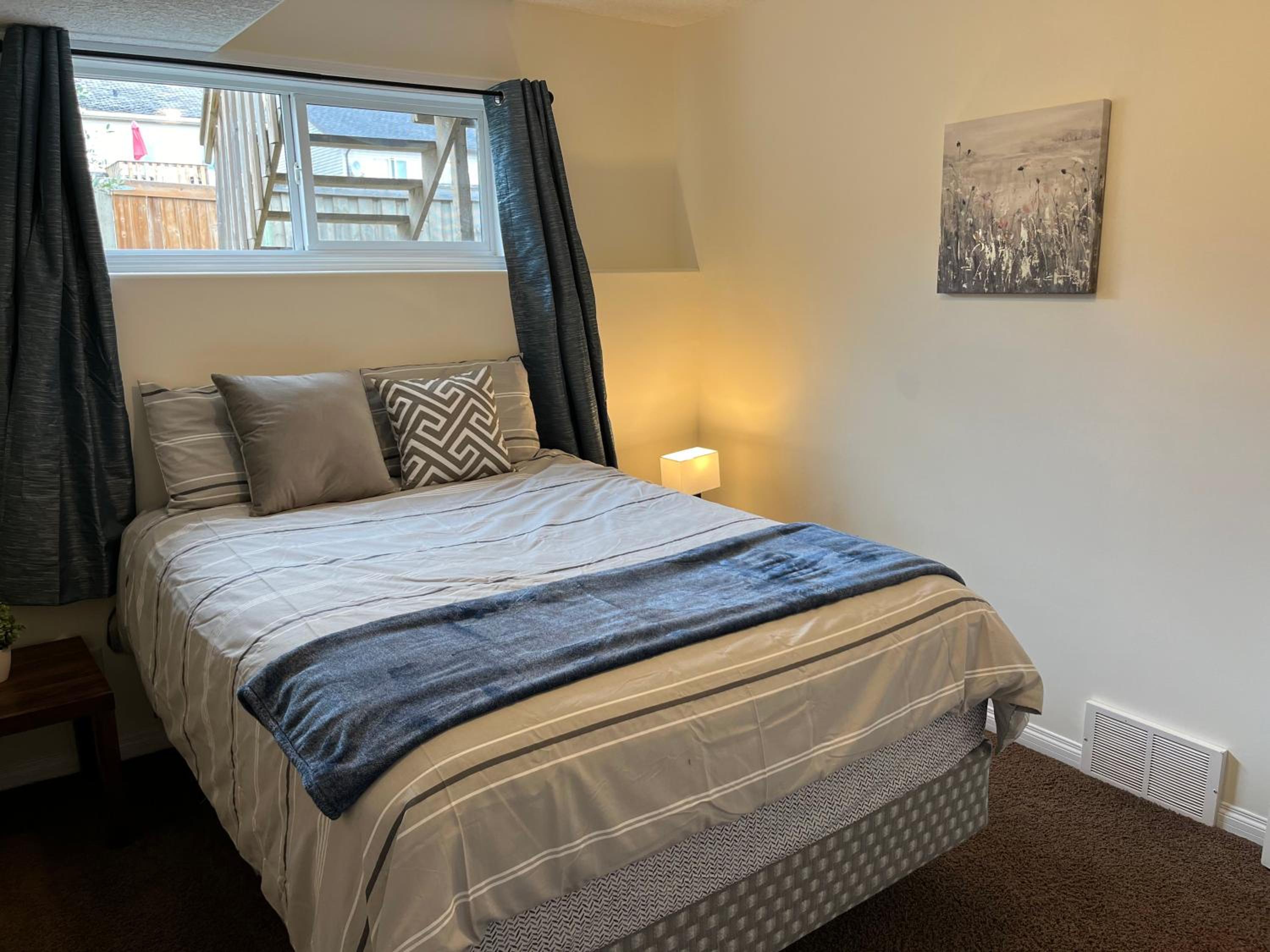 4br Crew House - Big, Bright, Modern, Fully Stocked