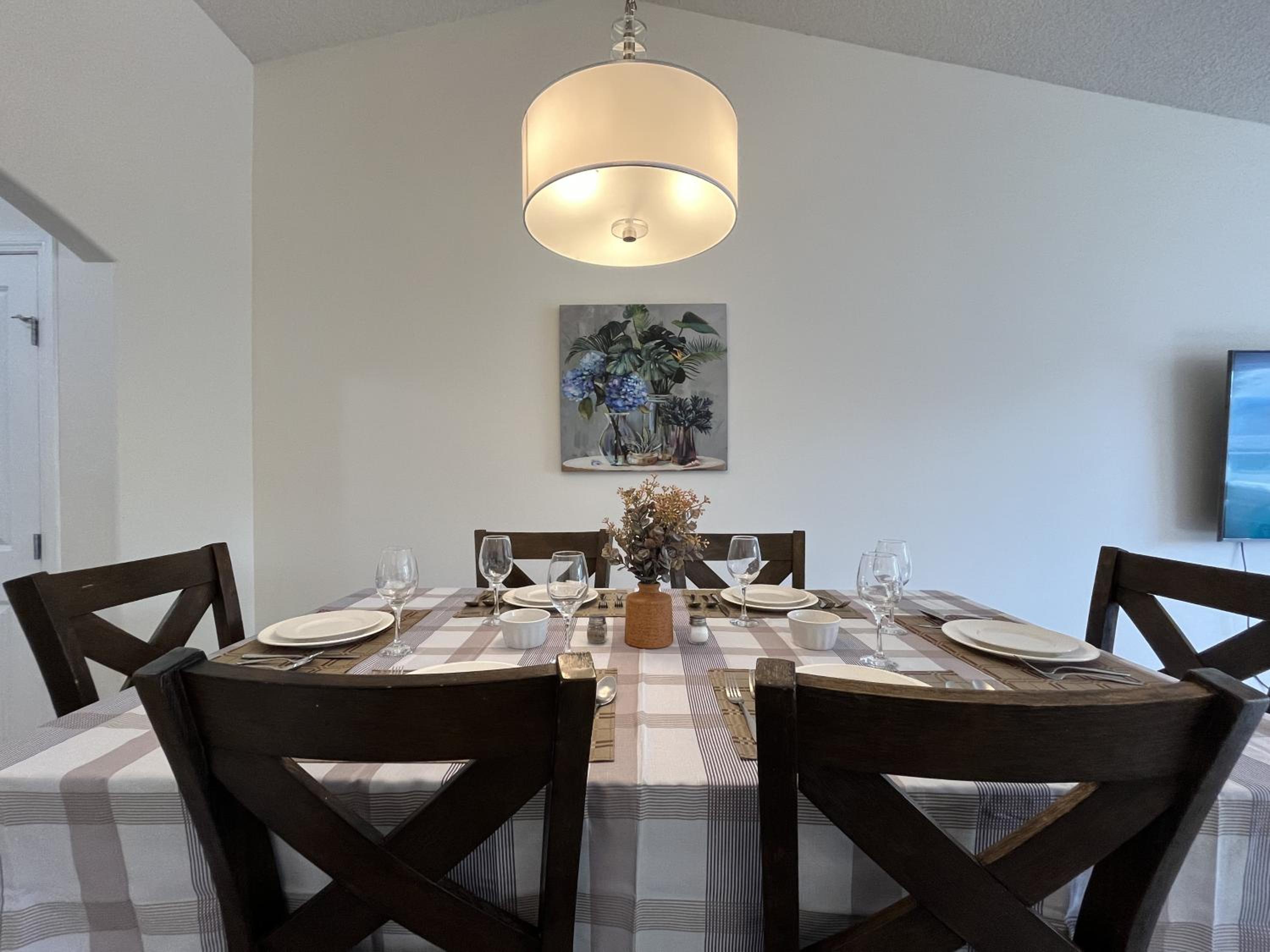4br Crew House - Big, Bright, Modern, Fully Stocked