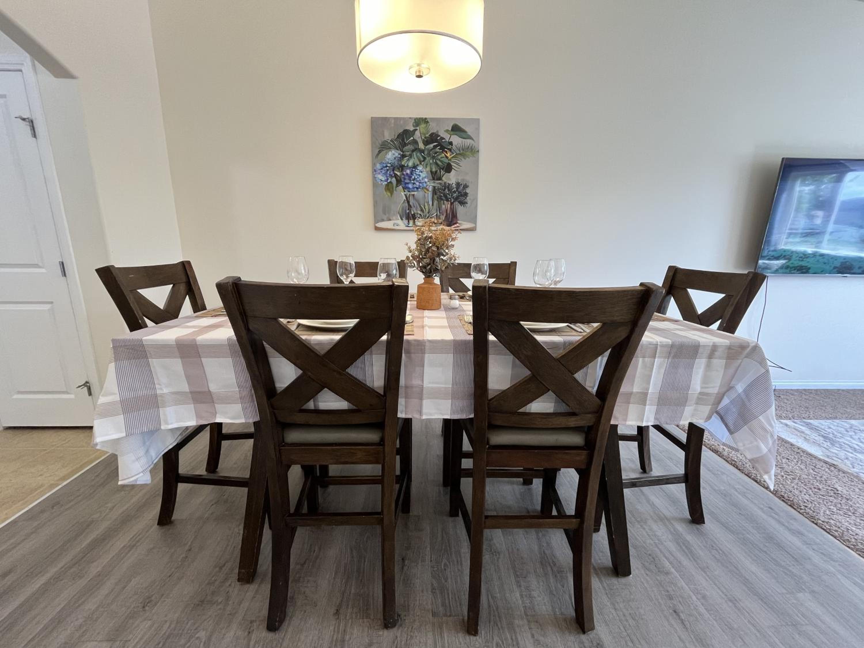 4br Crew House - Big, Bright, Modern, Fully Stocked