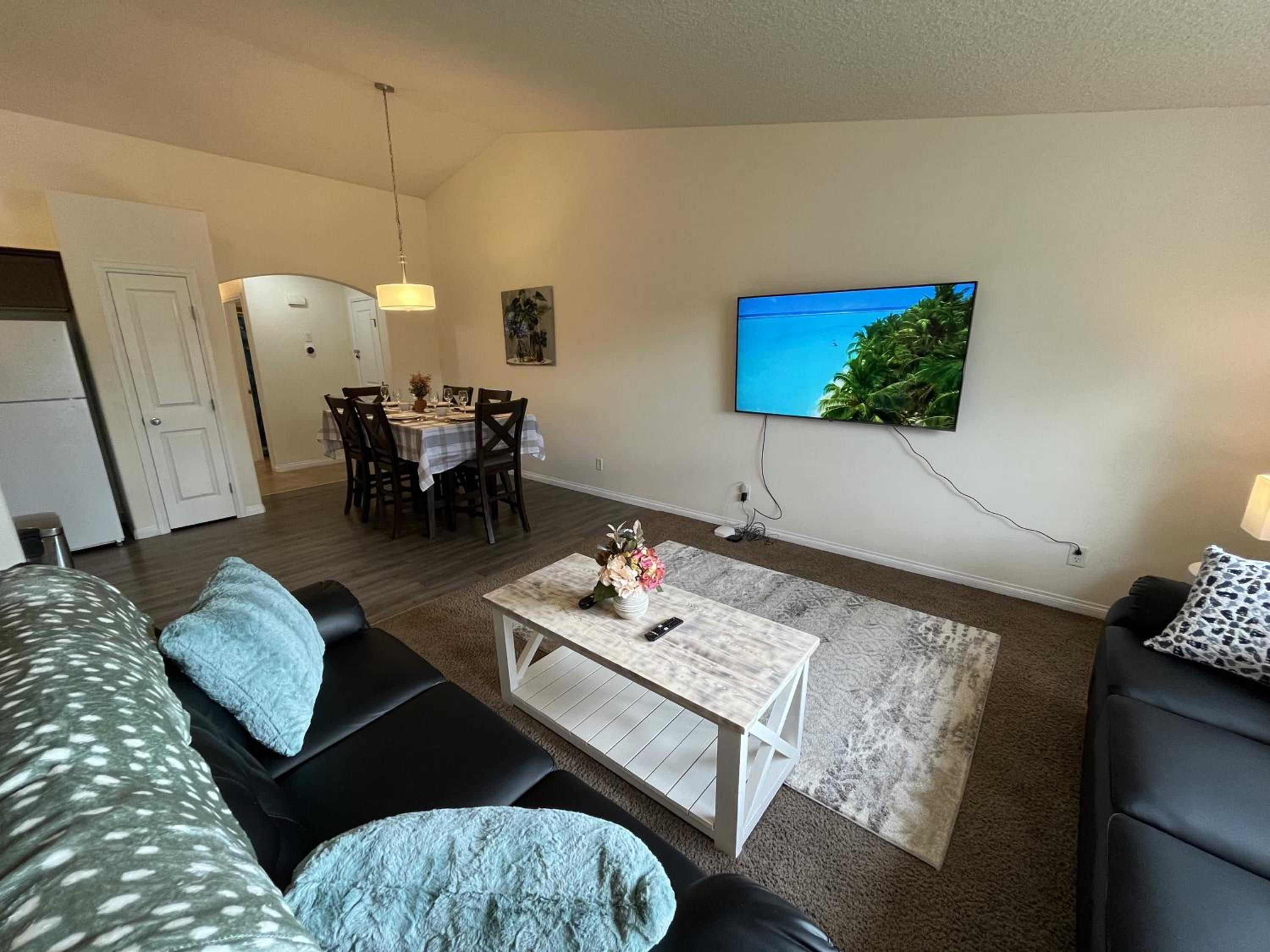 4br Crew House - Big, Bright, Modern, Fully Stocked