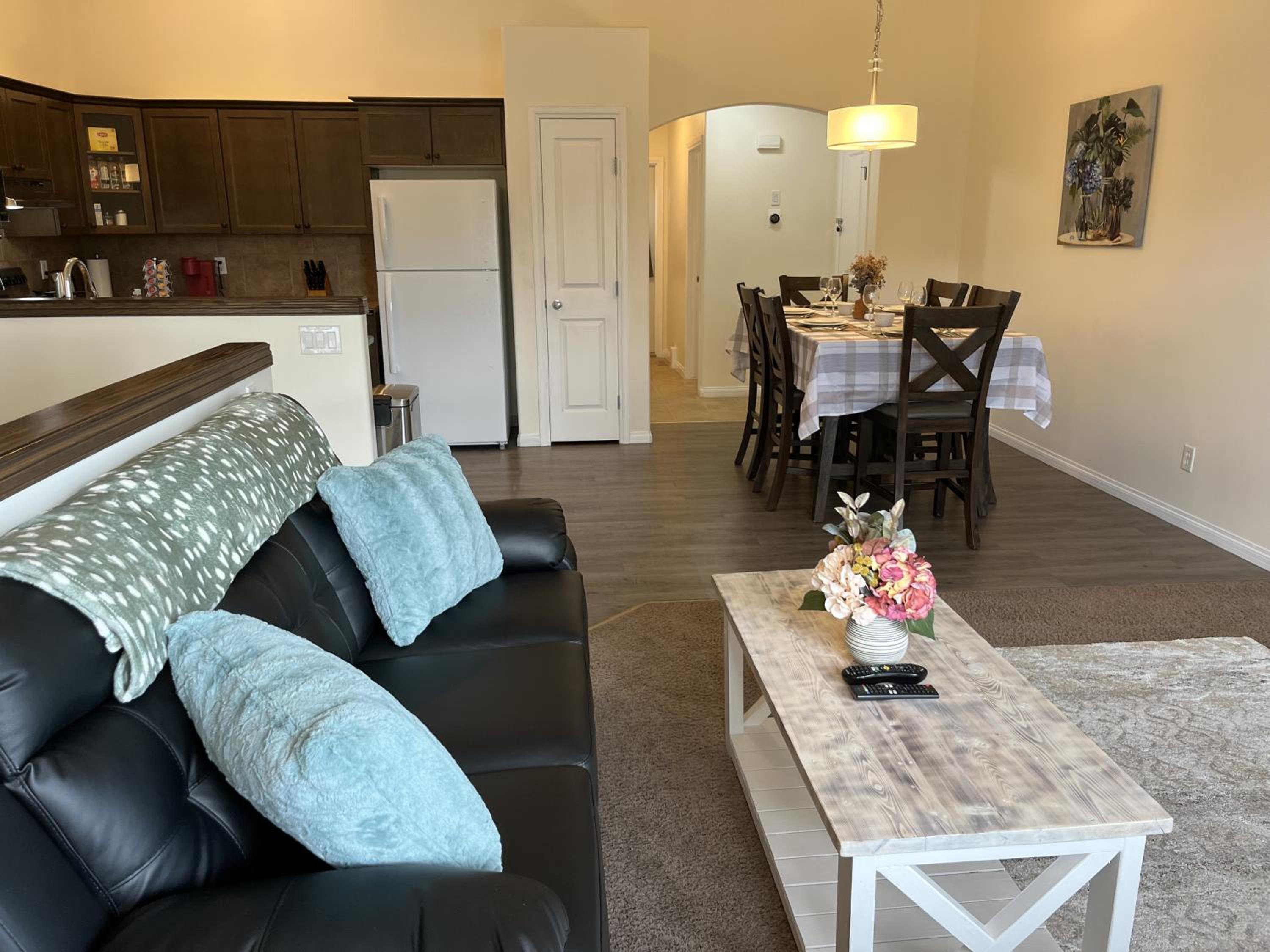 4br Crew House - Big, Bright, Modern, Fully Stocked