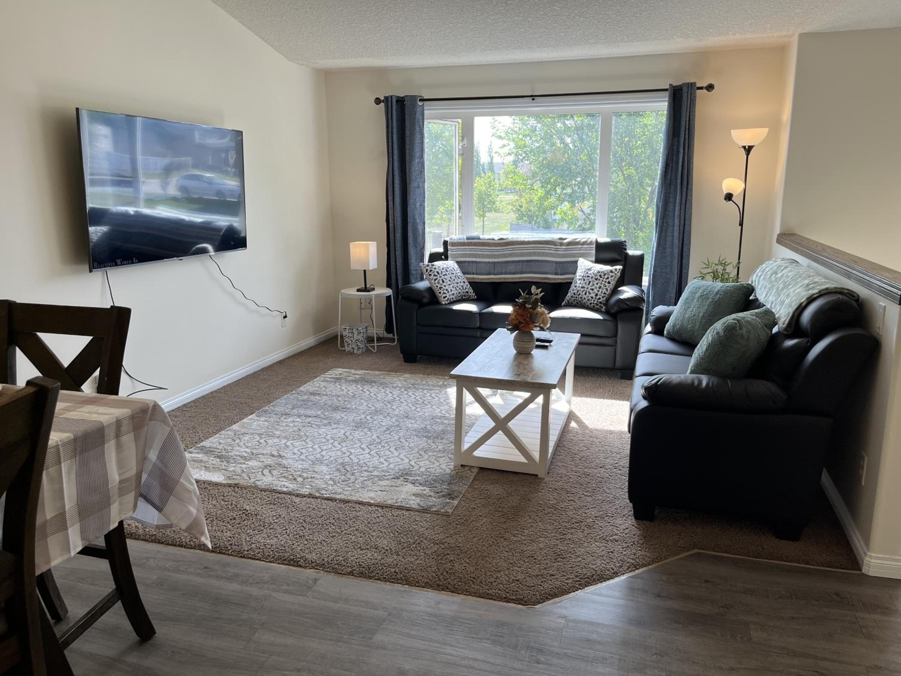 4br Crew House - Big, Bright, Modern, Fully Stocked