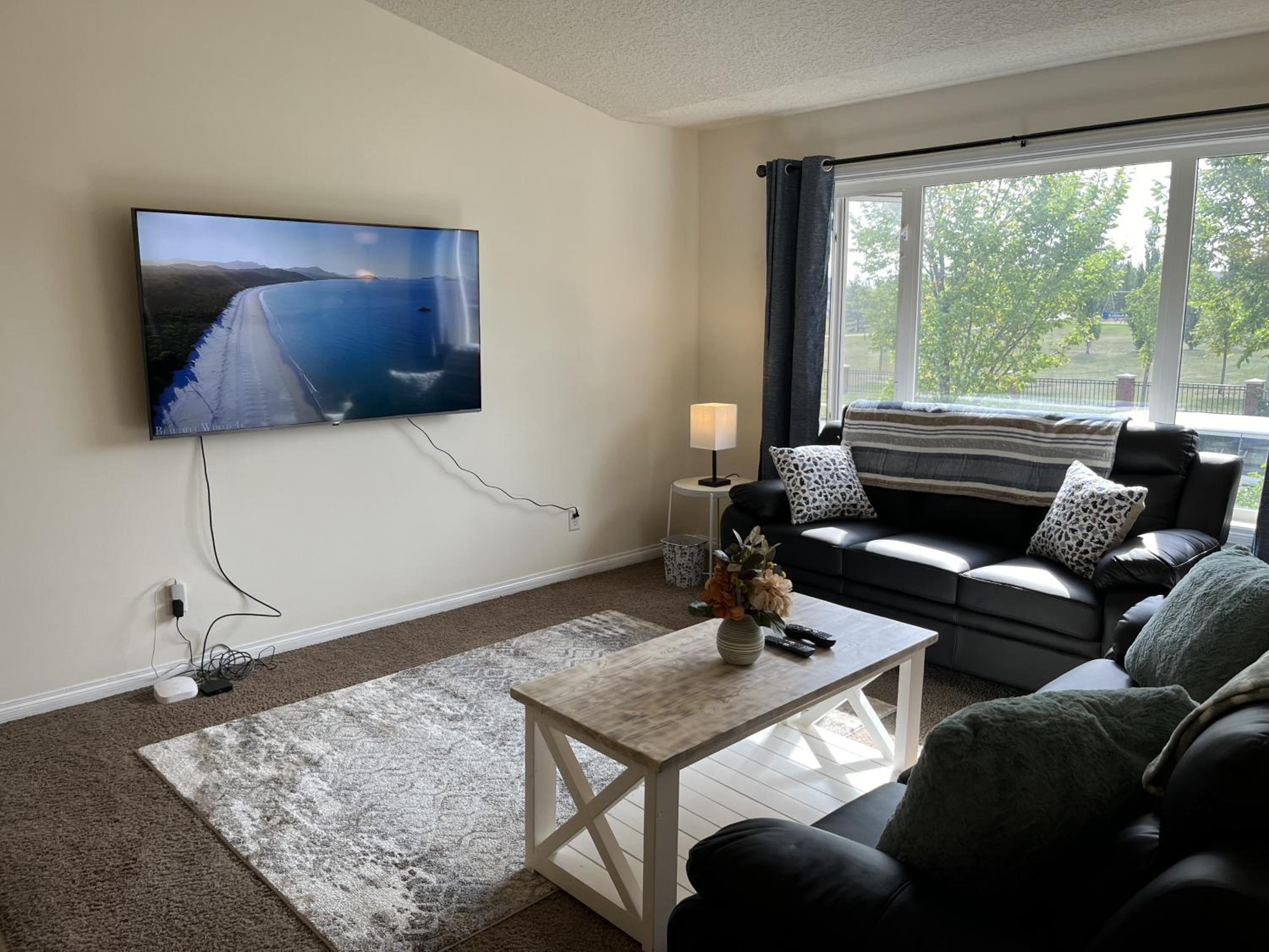 4br Crew House - Big, Bright, Modern, Fully Stocked