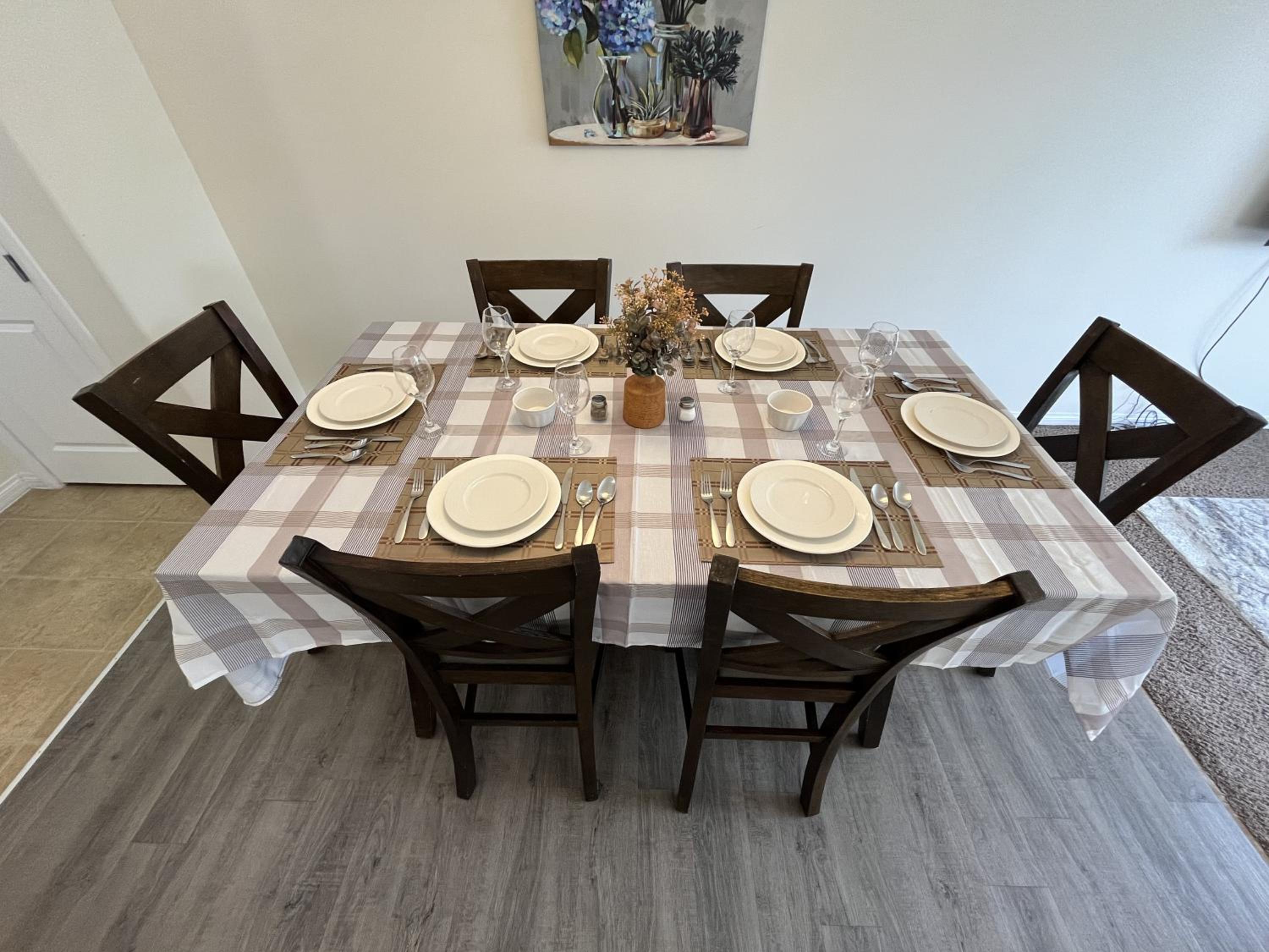 4br Crew House - Big, Bright, Modern, Fully Stocked