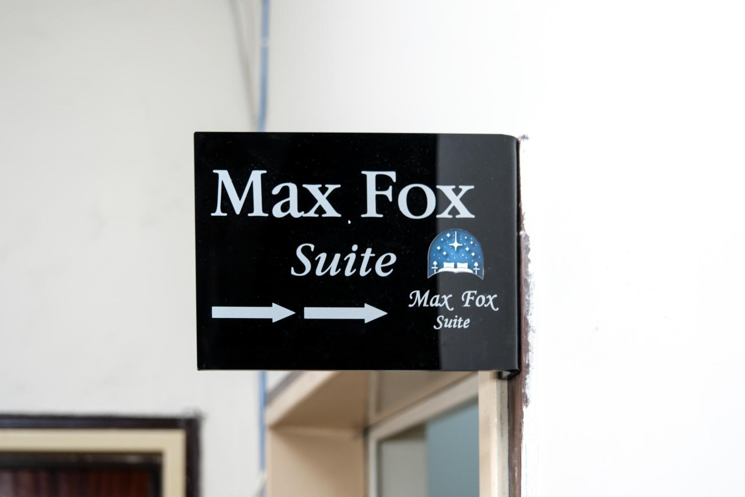 Max Fox Suite