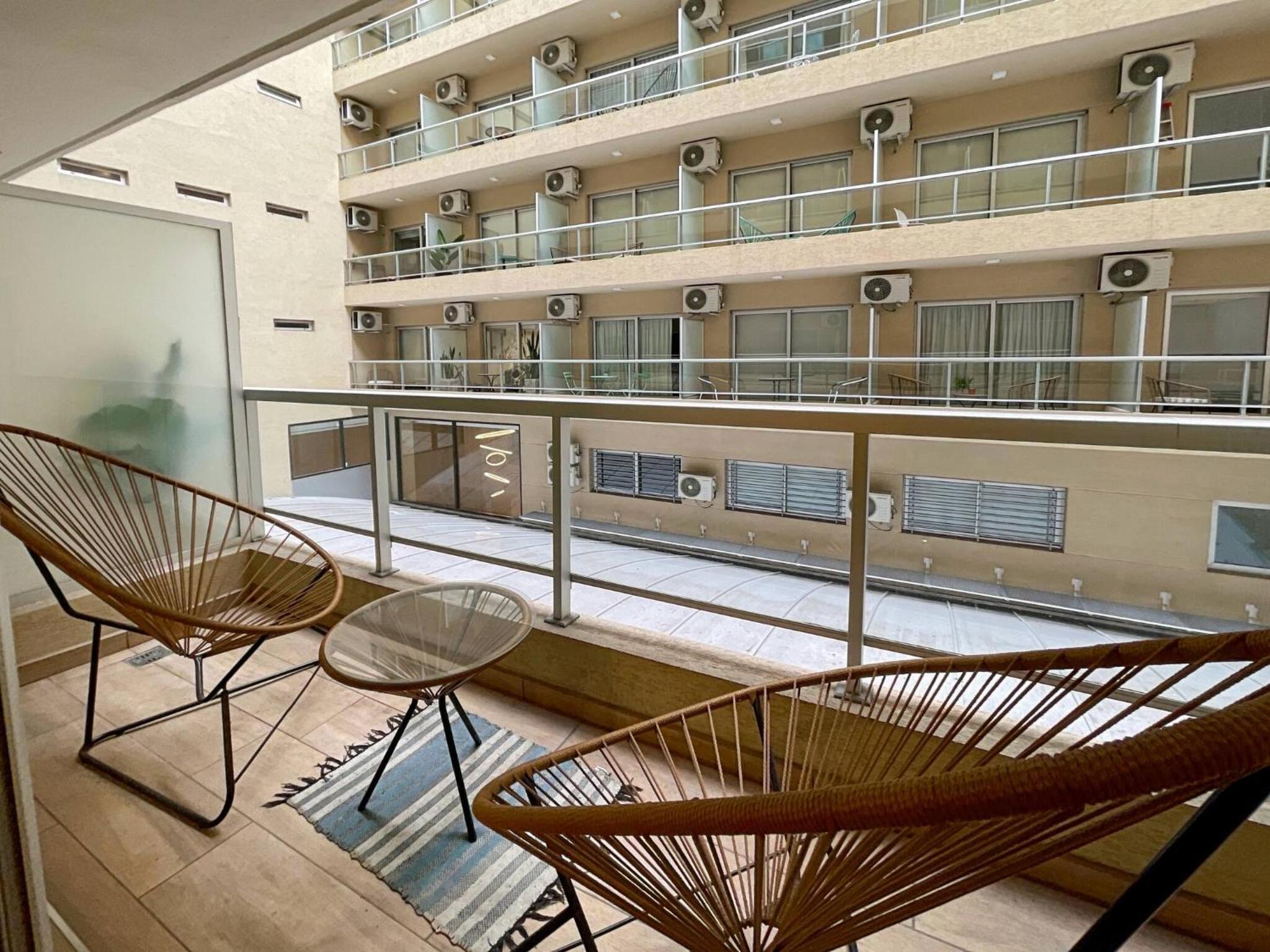 Studio Pool Balcony San Telmo