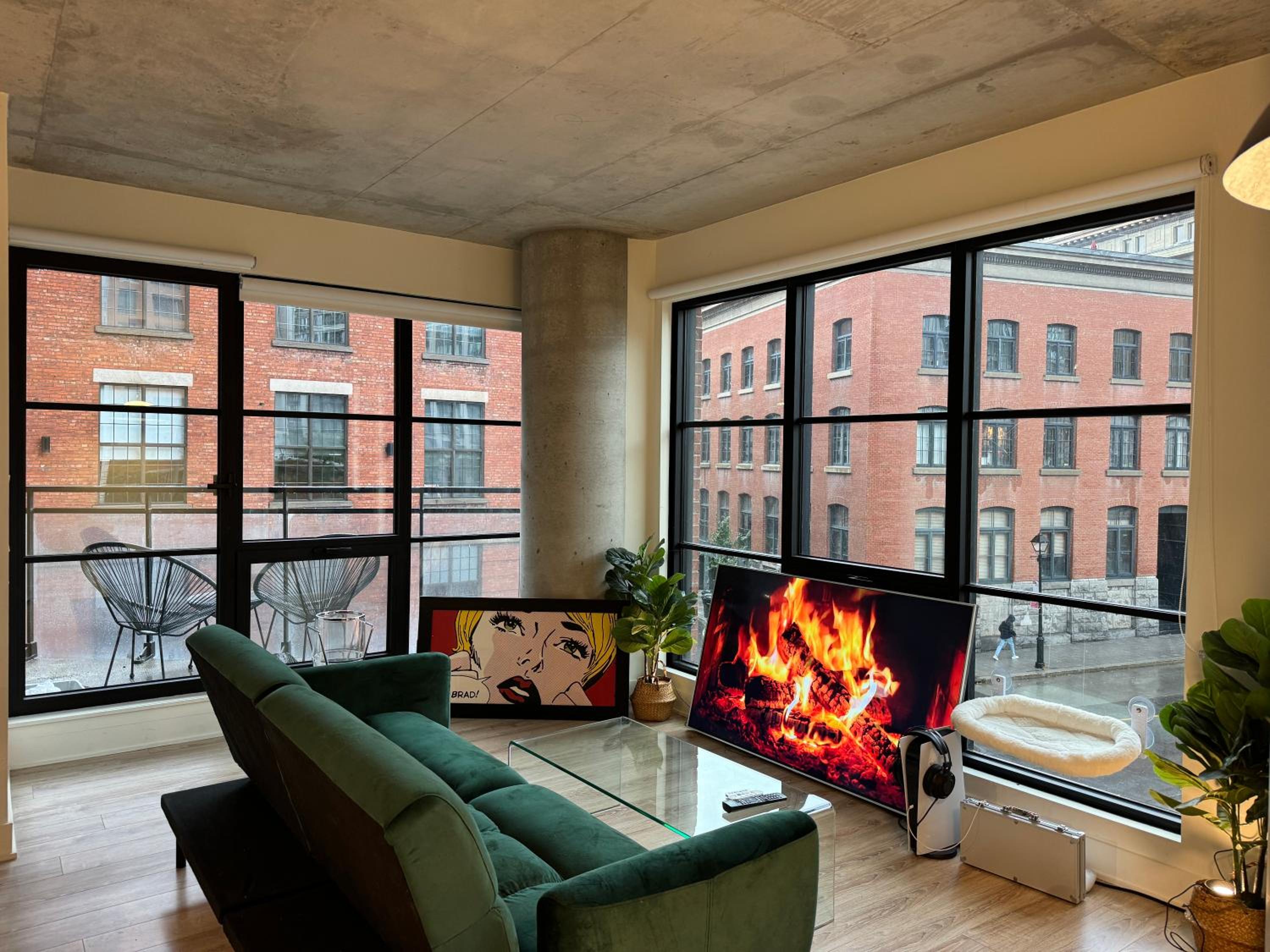 2 luxurious bedroom apartment in Montreal