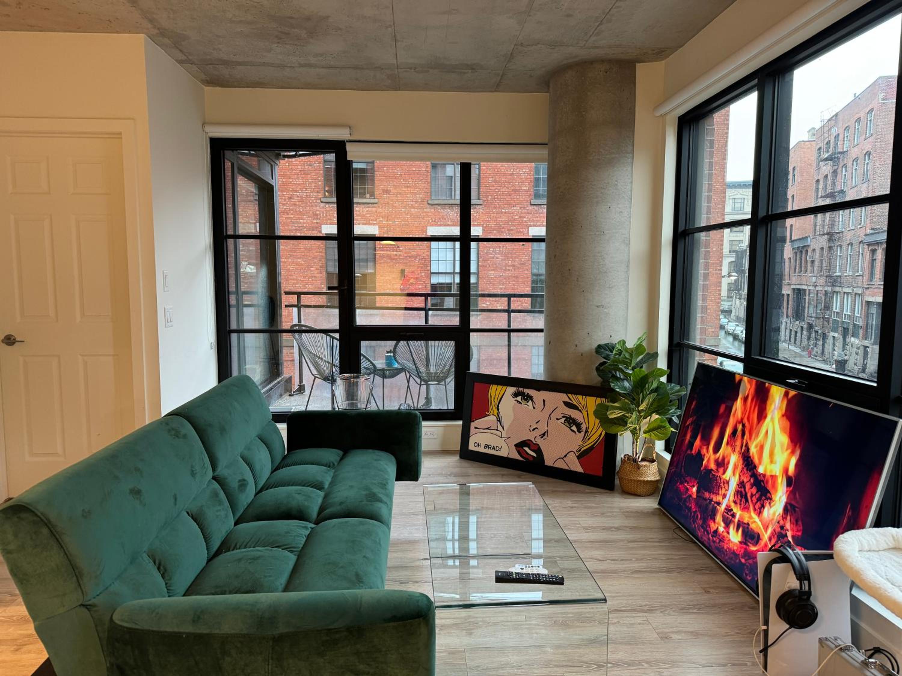 2 luxurious bedroom apartment in Montreal
