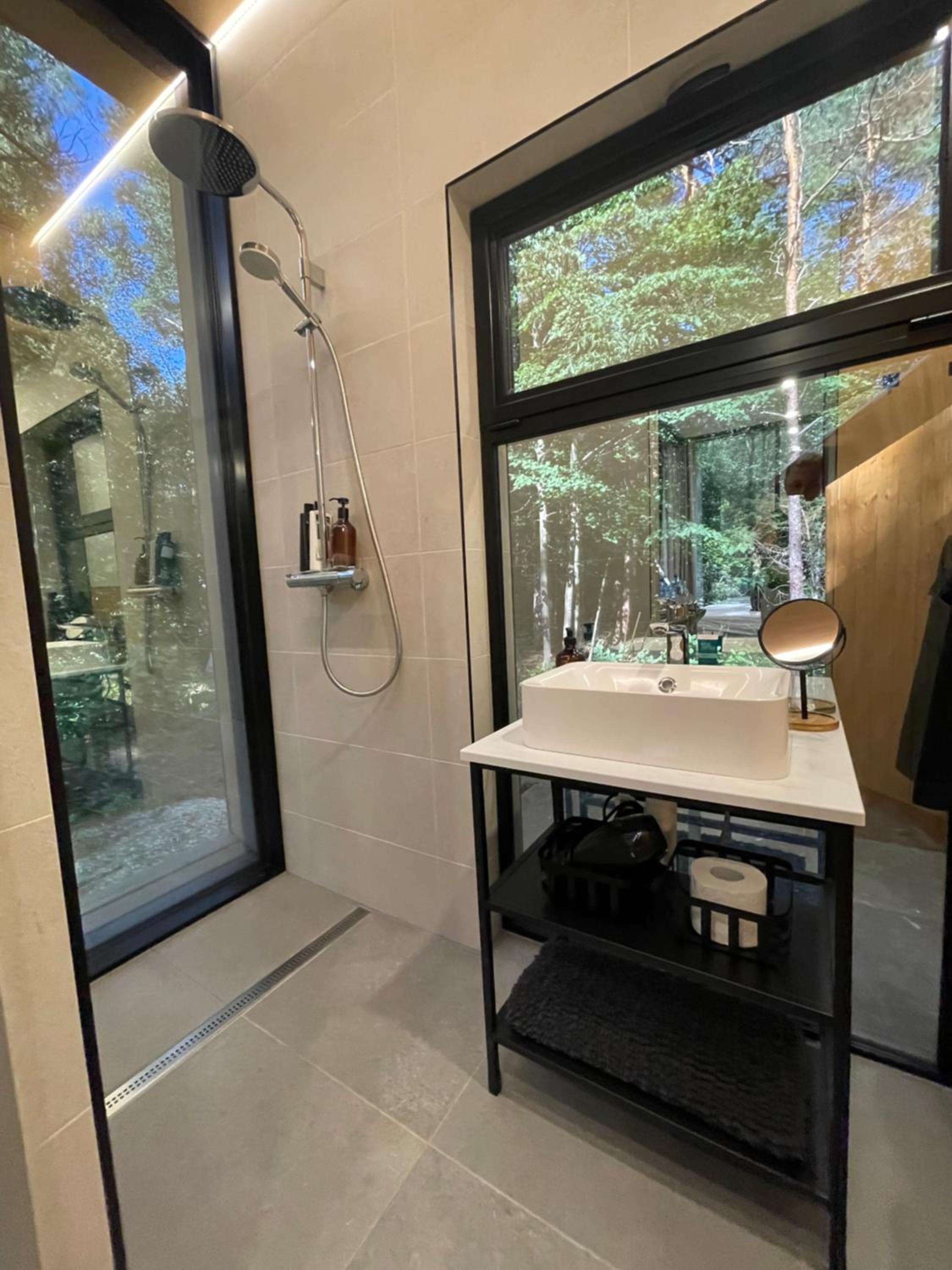 Telise TinyOne - Modern Forest Escape with Private Hot Tub view 4