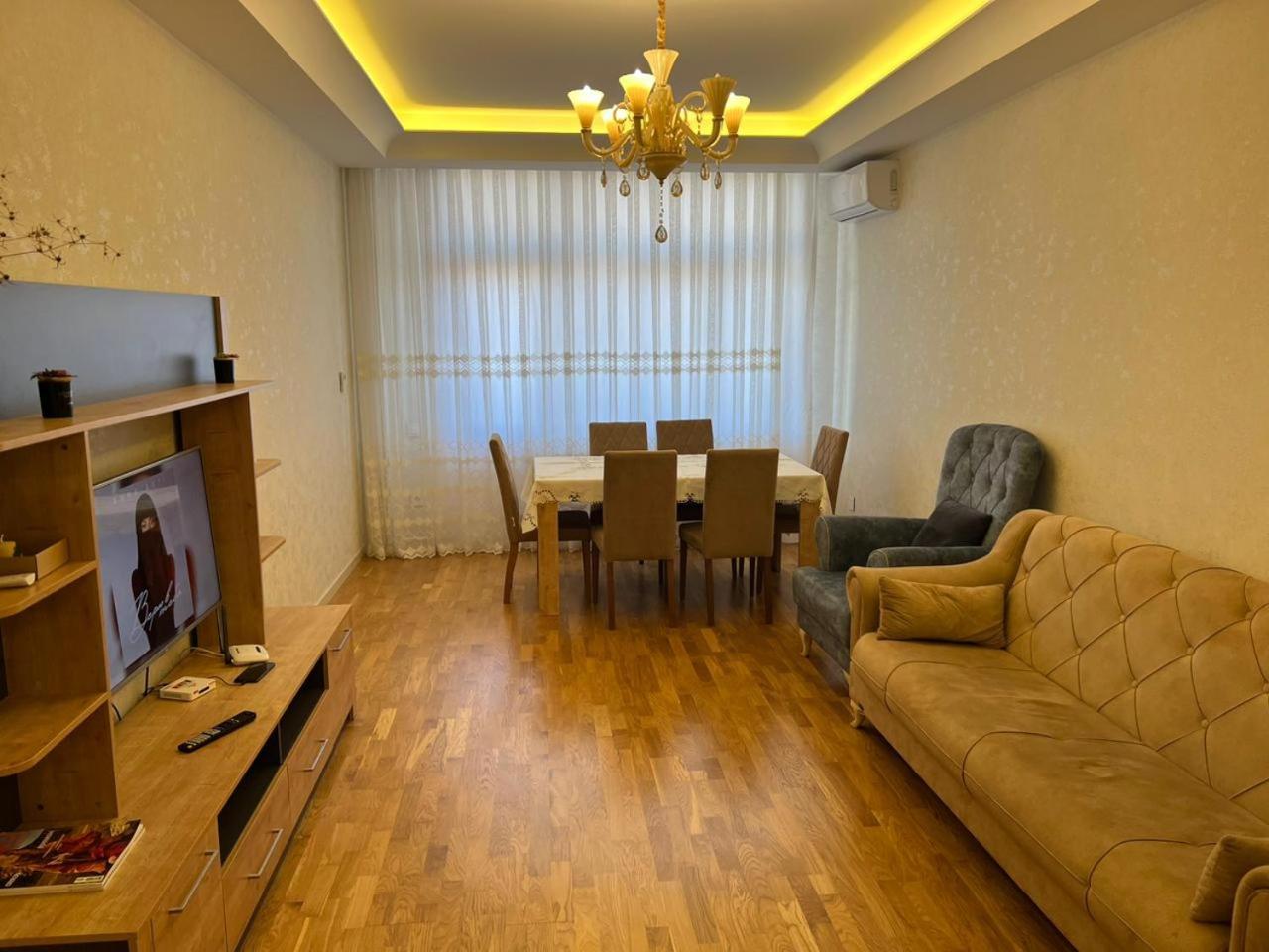 Lux Apartment Shareef Travel