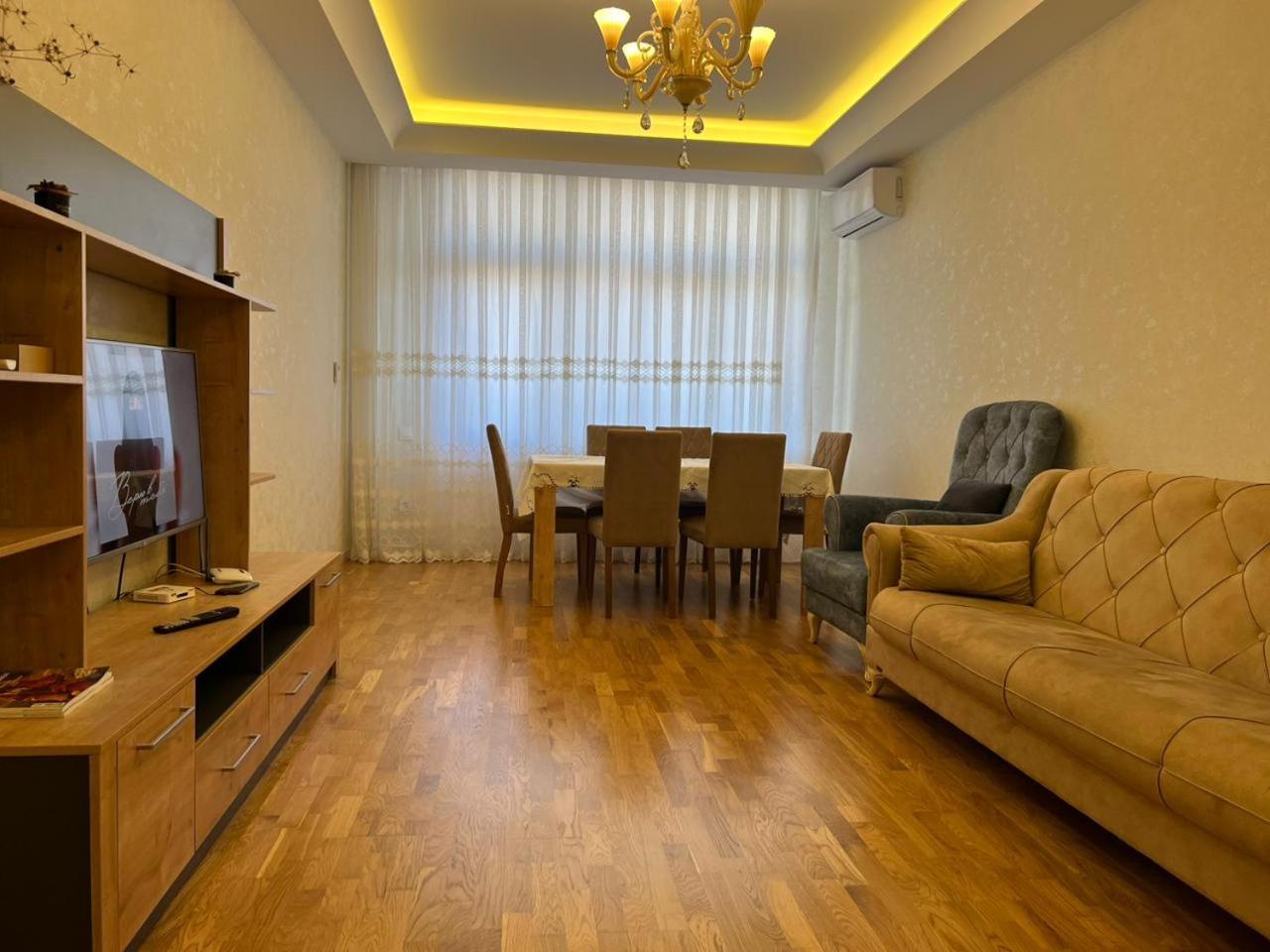 Lux Apartment Shareef Travel