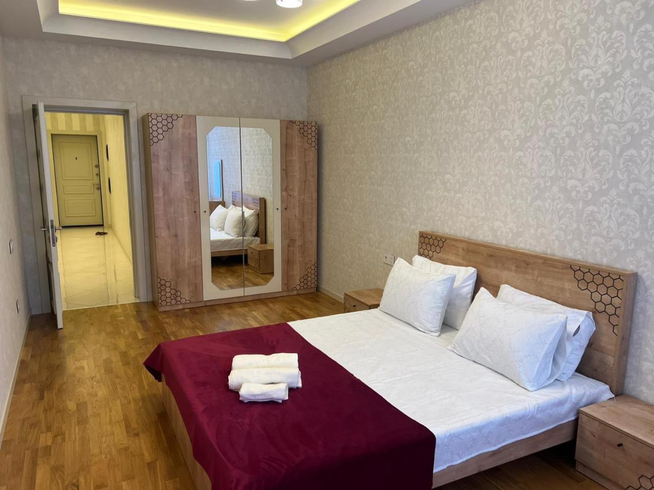 Lux Apartment Shareef Travel