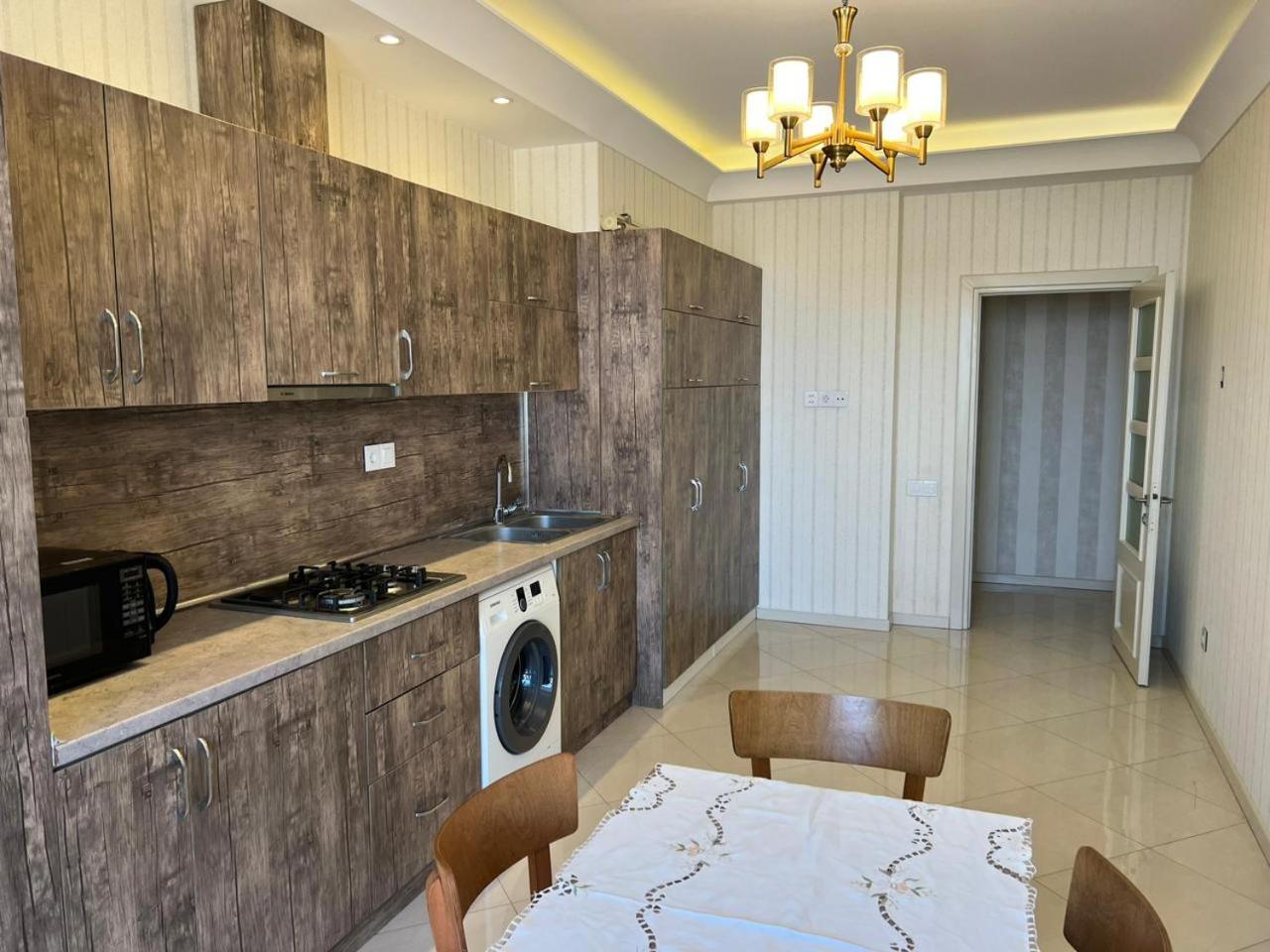 Lux Apartment Shareef Travel