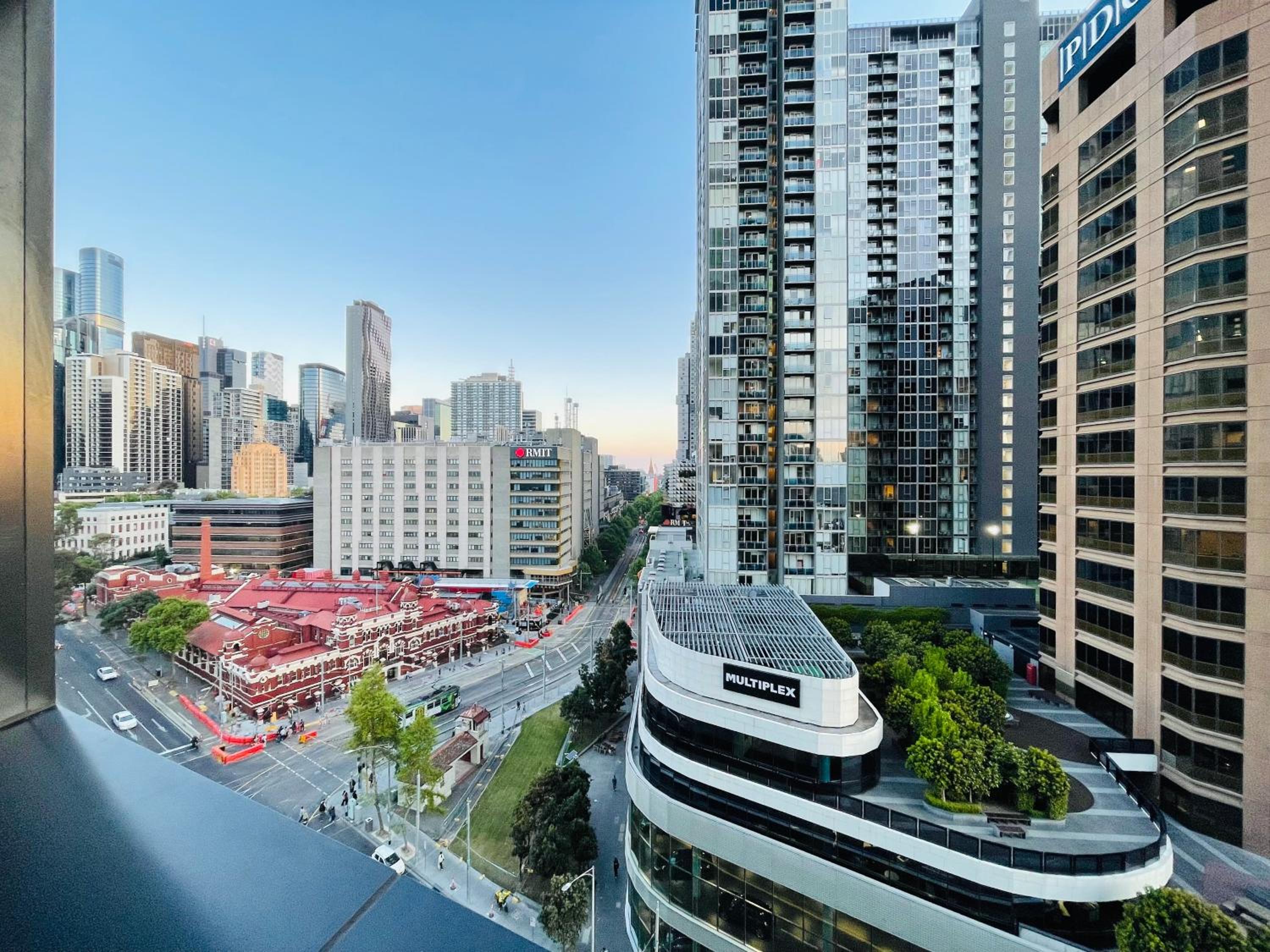 Mega Style Apartments Swanston Central