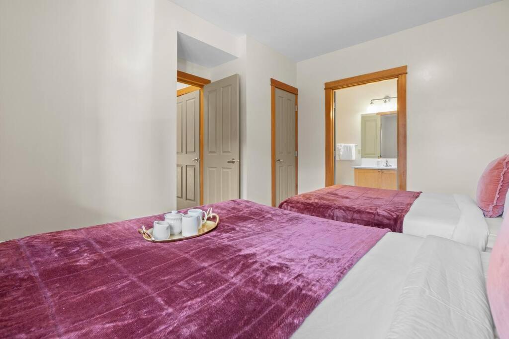 Canmore Vacations - Quiet 2BR 2BathTownhouseKing Bed 6to9 Guests - Property Image 5