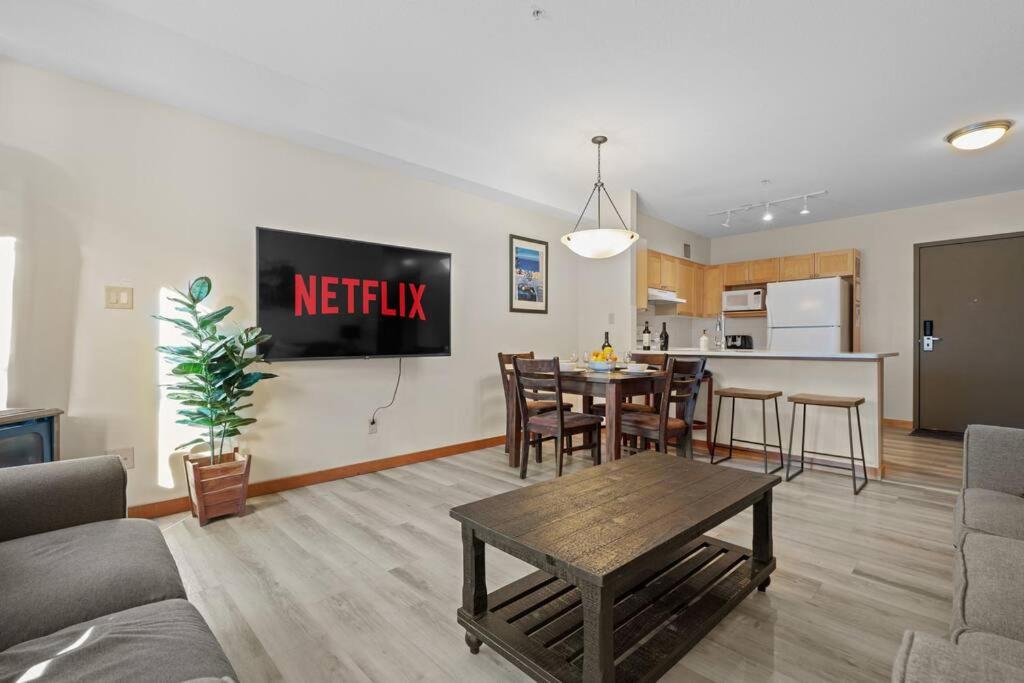 Canmore Vacations - Quiet 2BR 2BathTownhouseKing Bed 6to9 Guests - Property Image 9