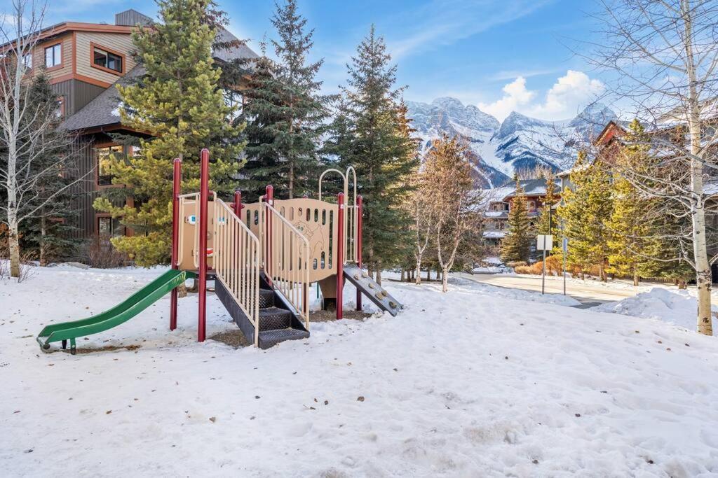 Canmore Vacations - Quiet 2BR 2BathTownhouseKing Bed 6to9 Guests - Property Image 16