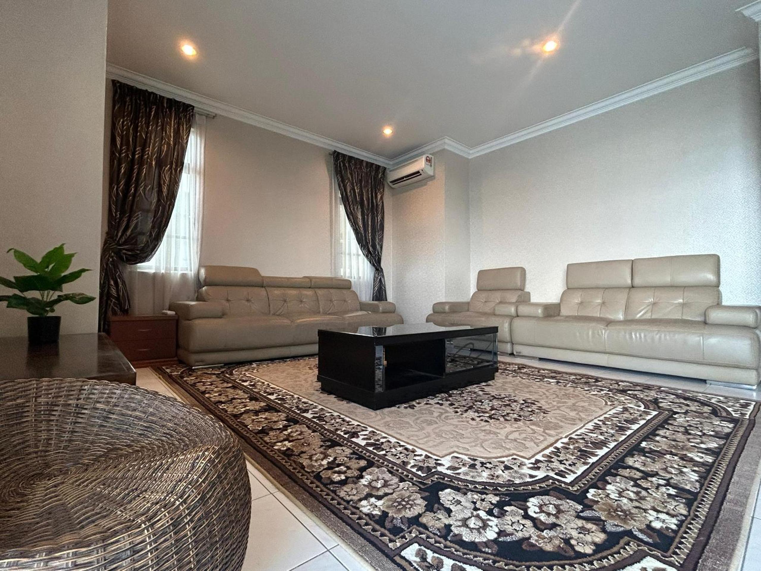 Riverview Vintage Home 8pax Kuching photo 7