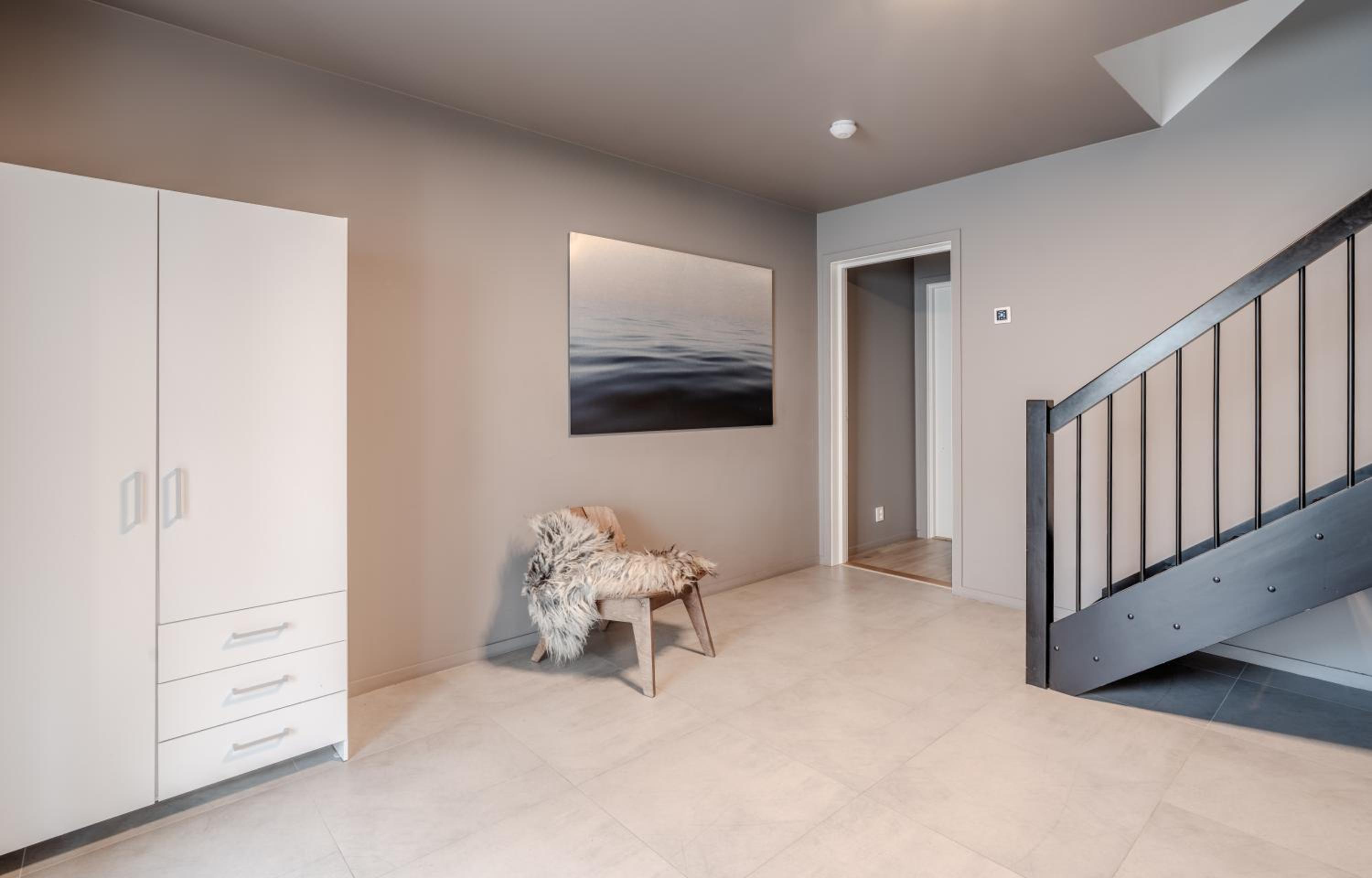 Staying Apt 3 - New and modern