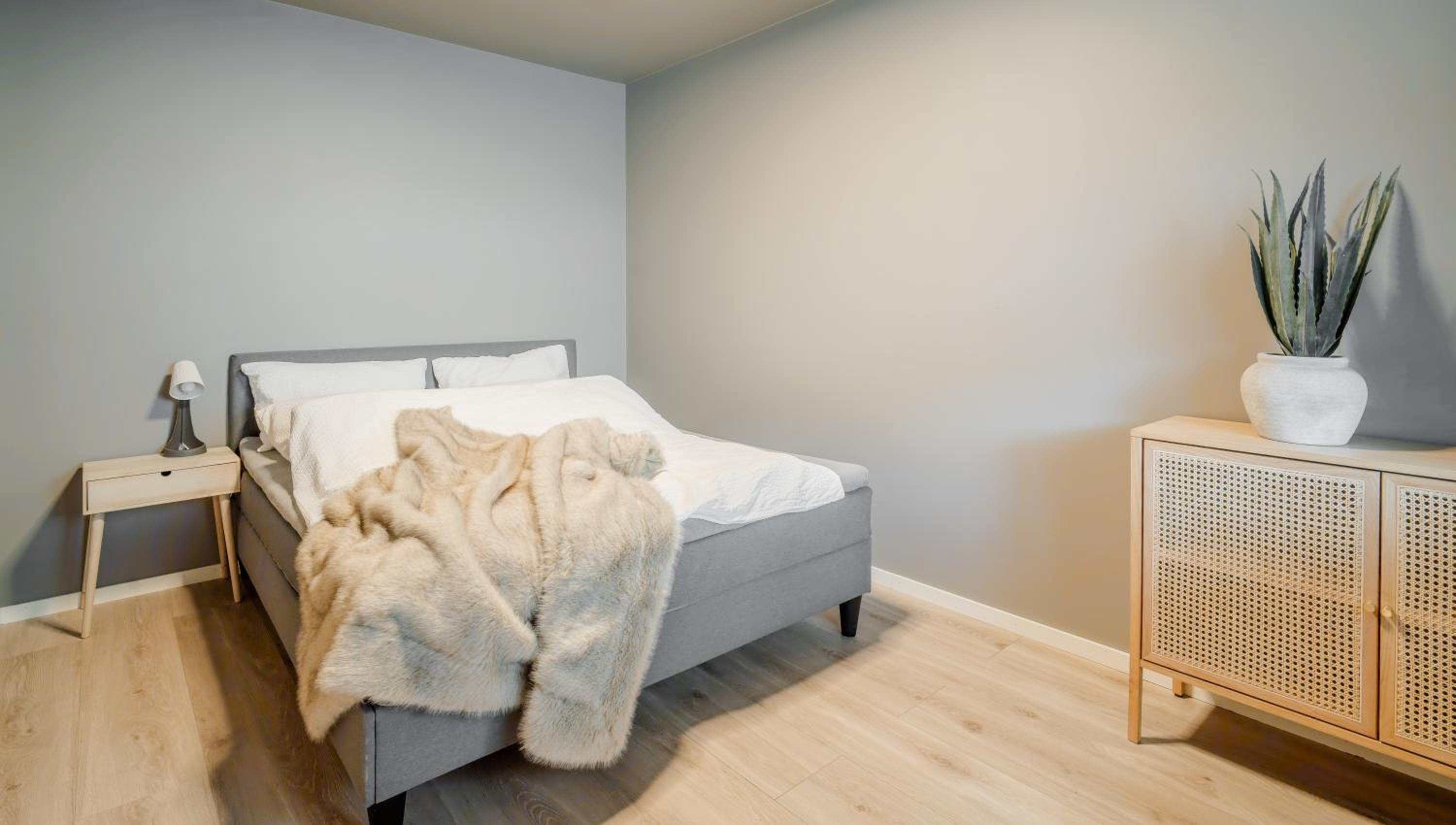 Staying Apt 3 - New and modern