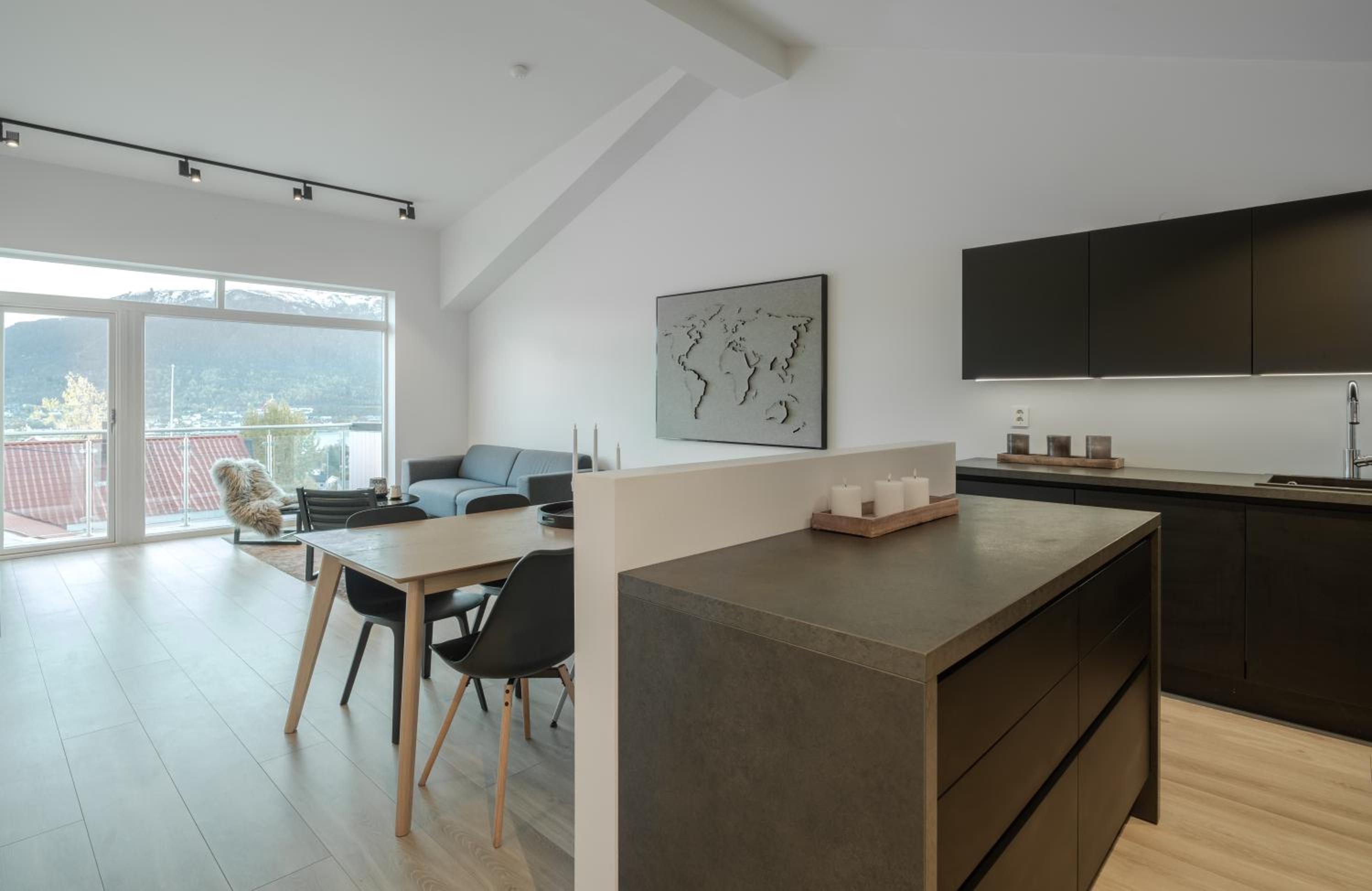 Staying Apt 3 - New and modern