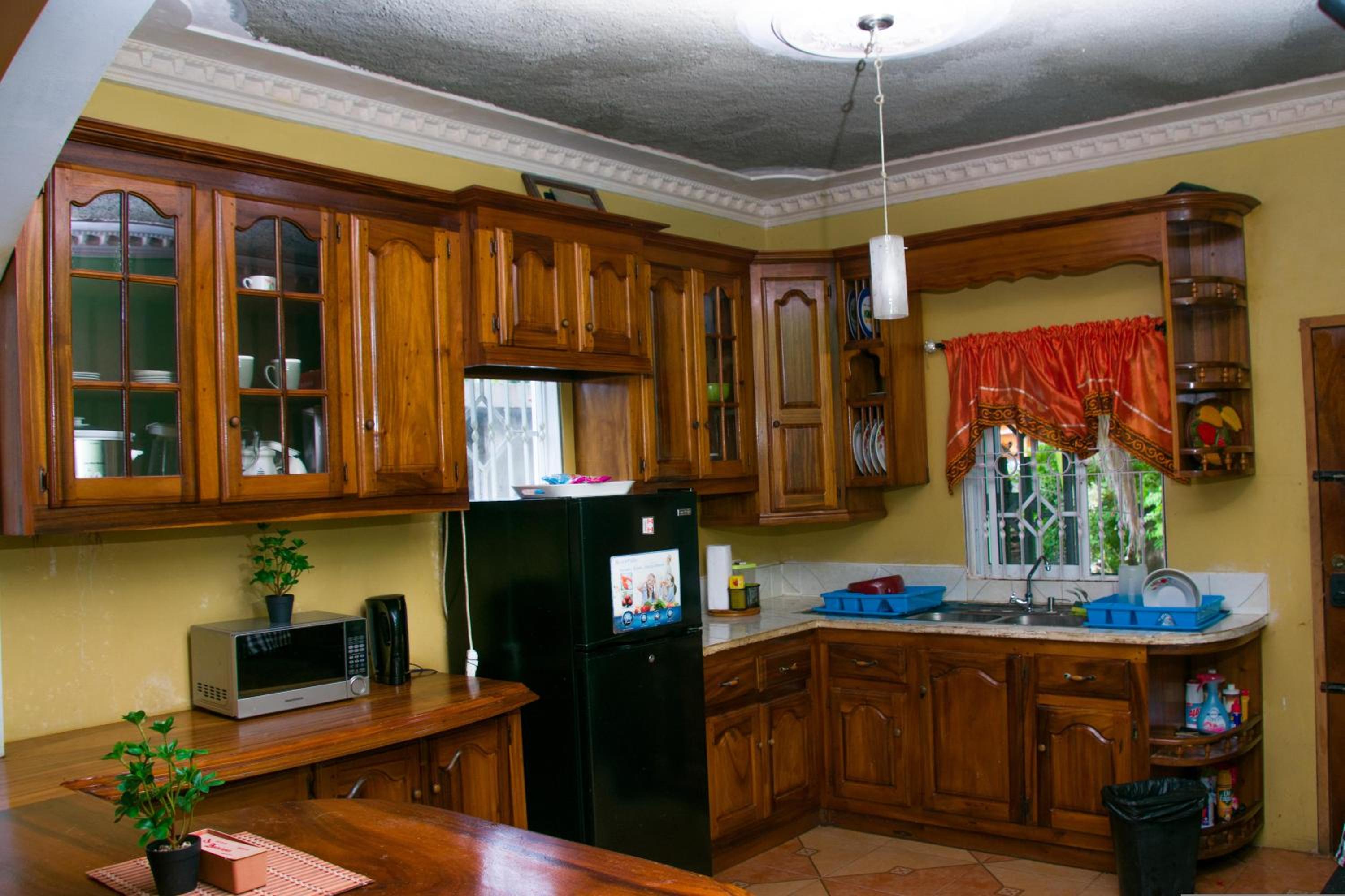Tropical Getaway with Stunning Gazebo & Sea View view 3