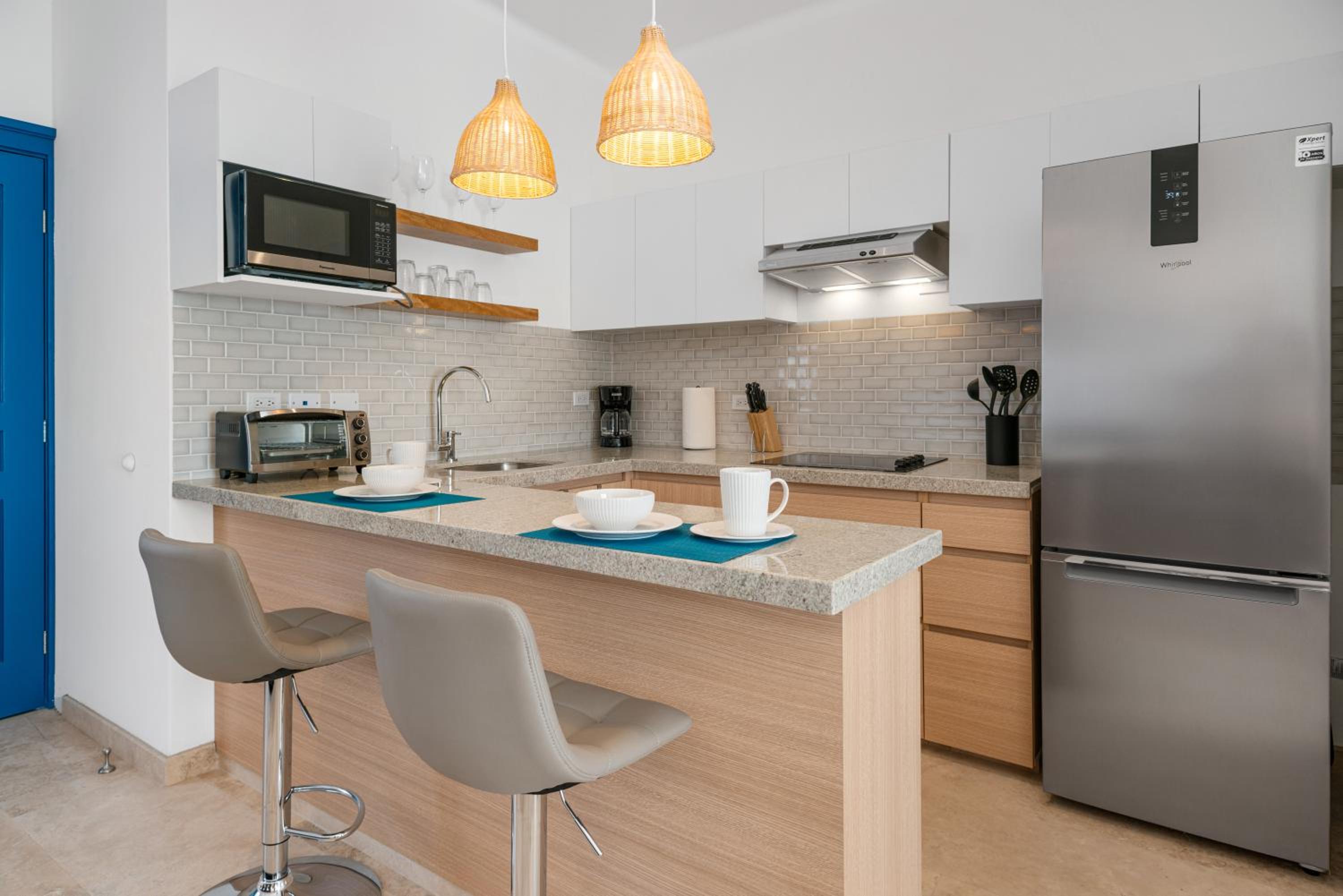 Pineda Suite #102 two blocks from the Malecon view 3