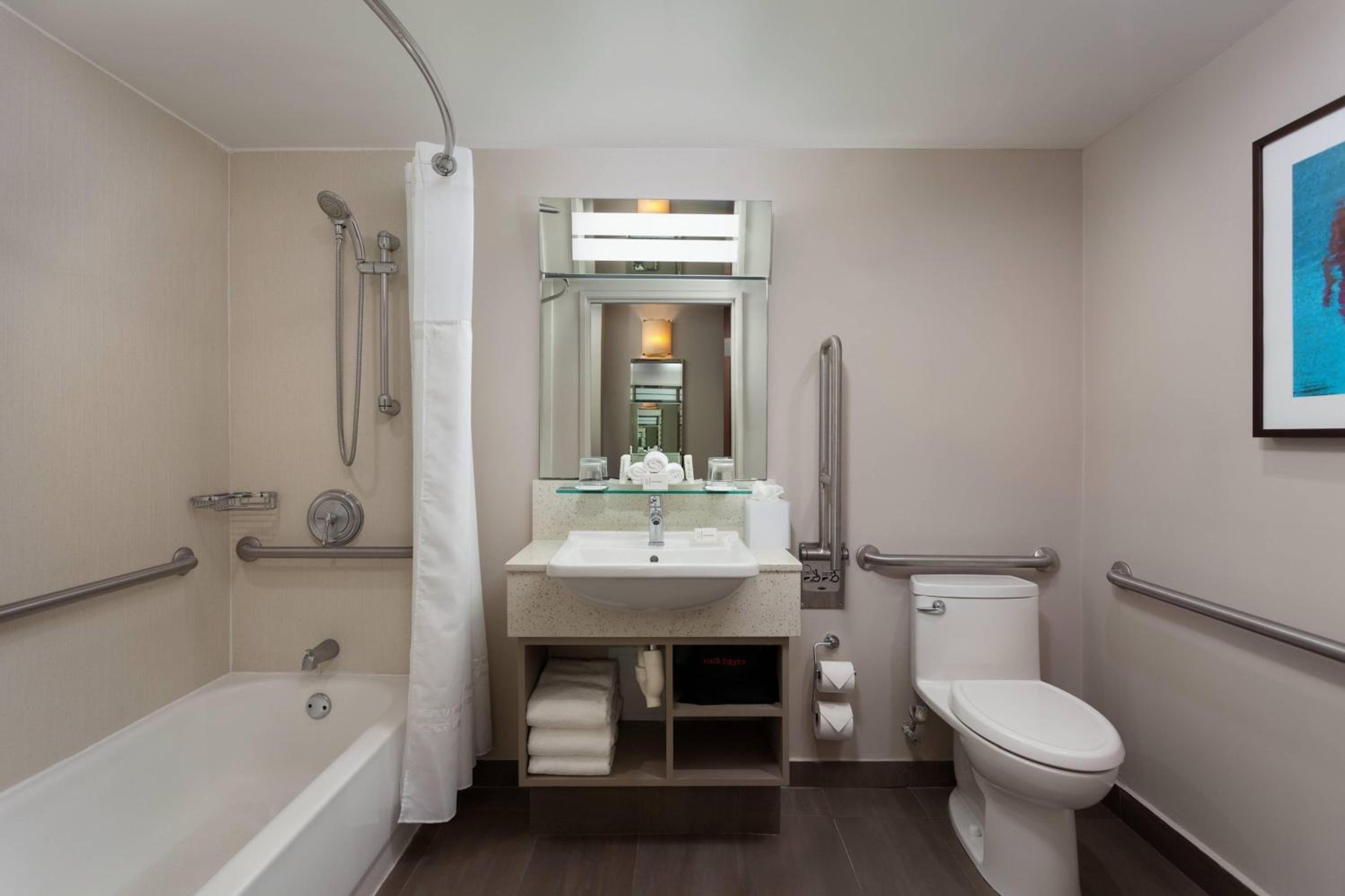Courtyard by Marriott Isla Verde Beach Resort - Property Image 21
