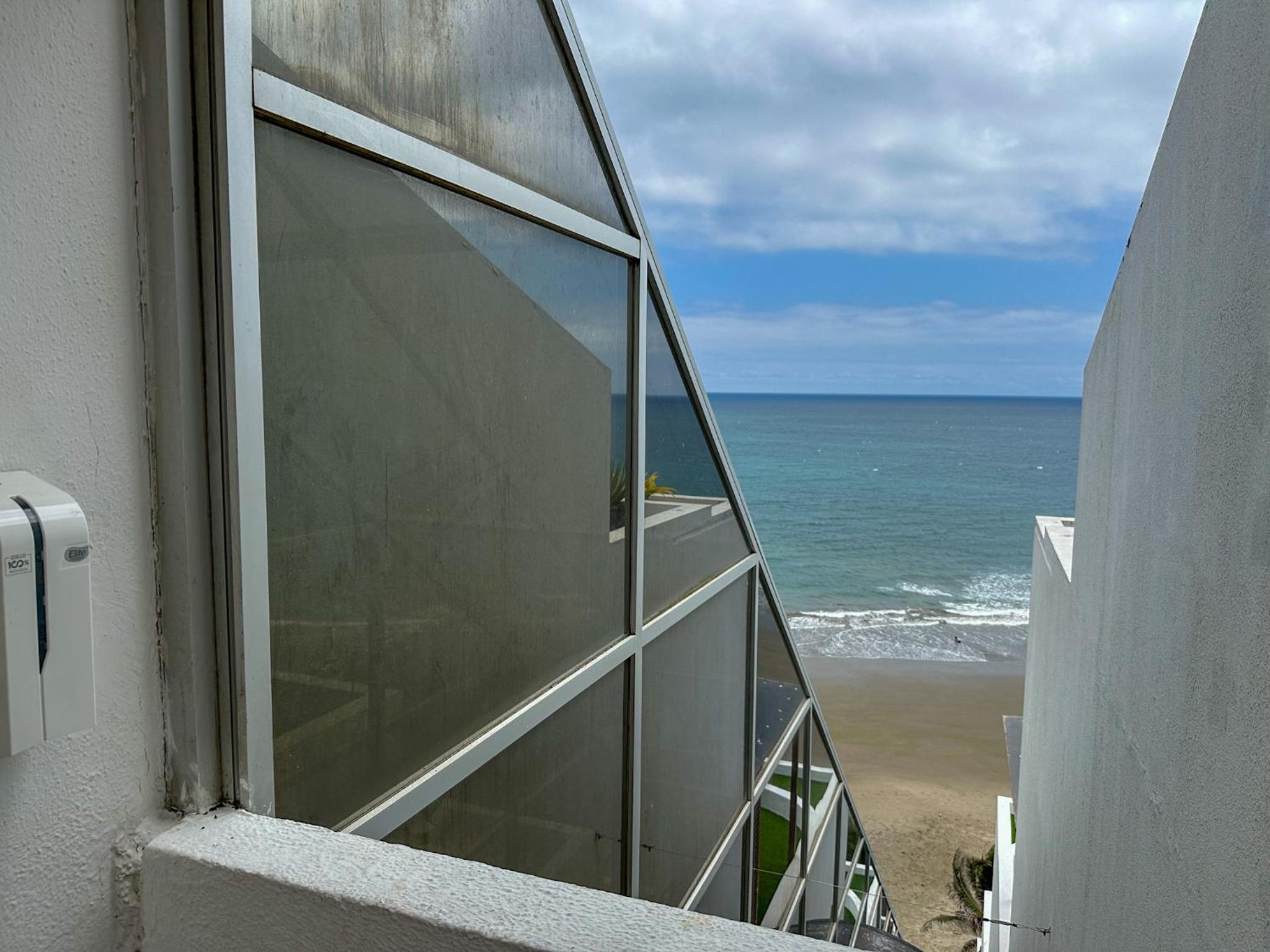 Departamento Frente al Mar con salida a la playa
