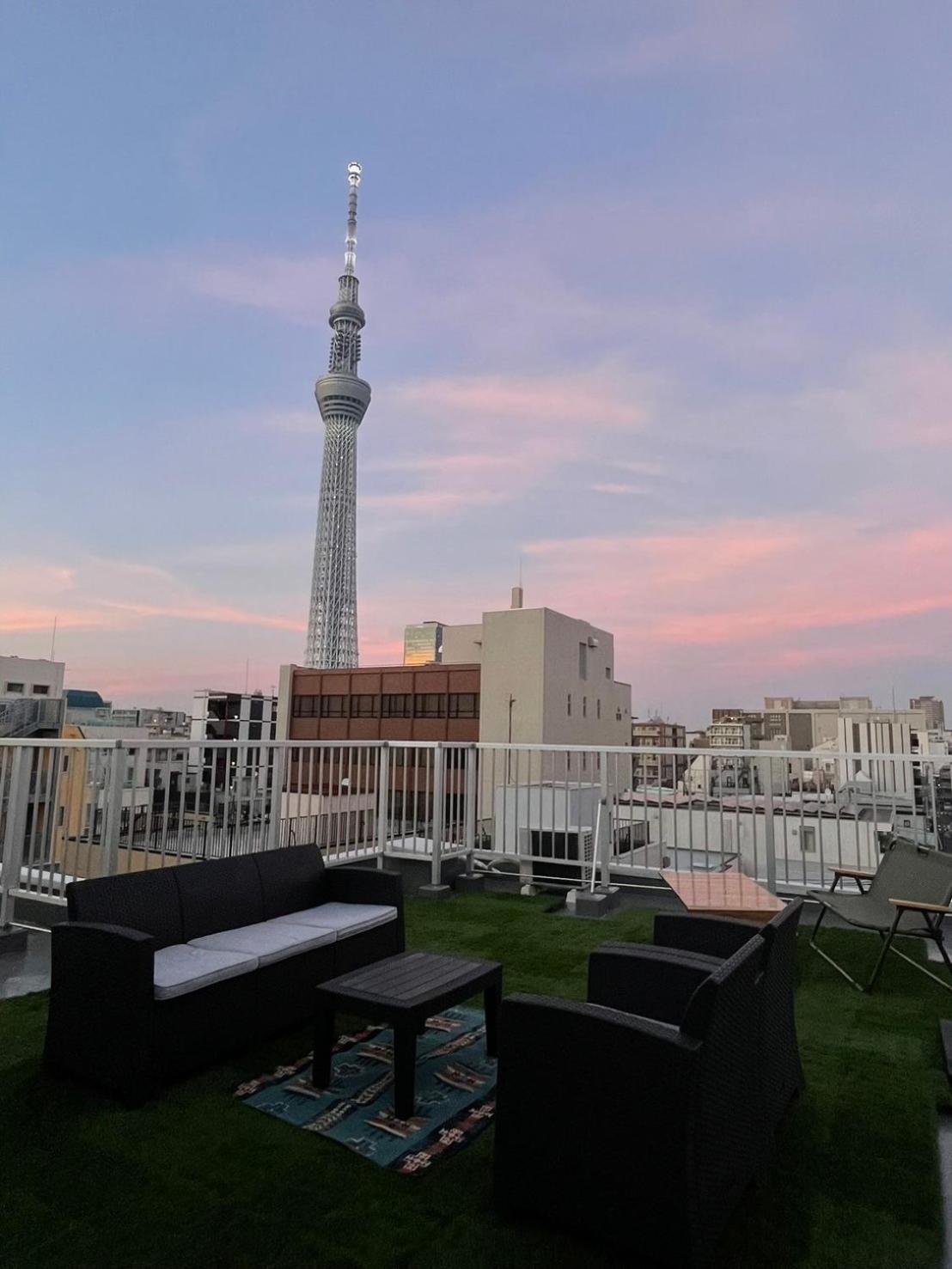 Walk to Asakusa, Sky tree MAX16P