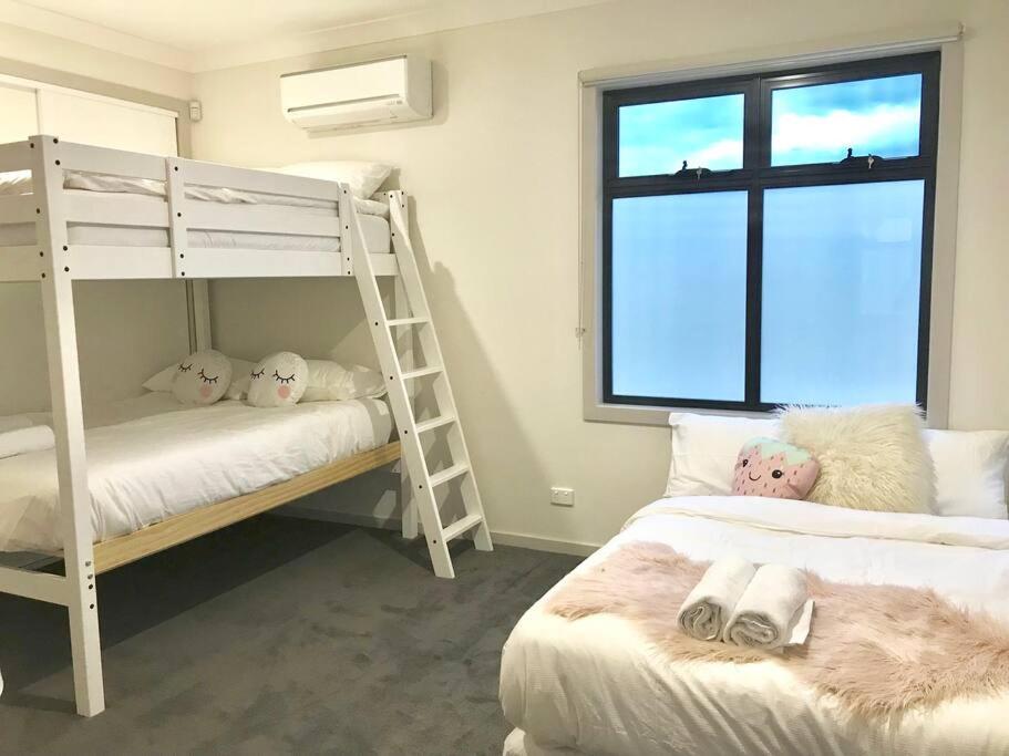 D112 Braybrook Central Stay-Great Getaway