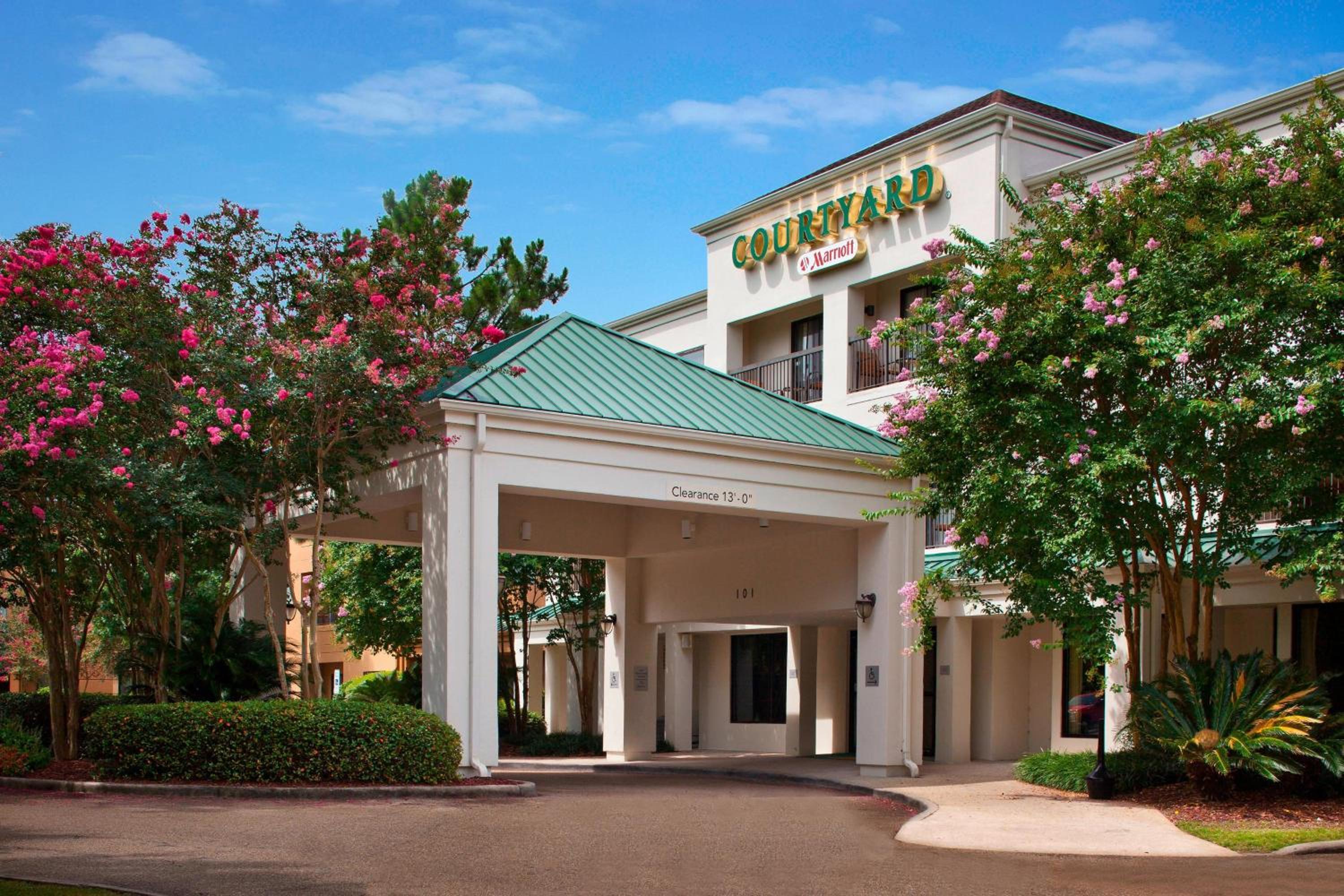Hotel Courtyard by Marriott Covington / Mandeville - Image 1