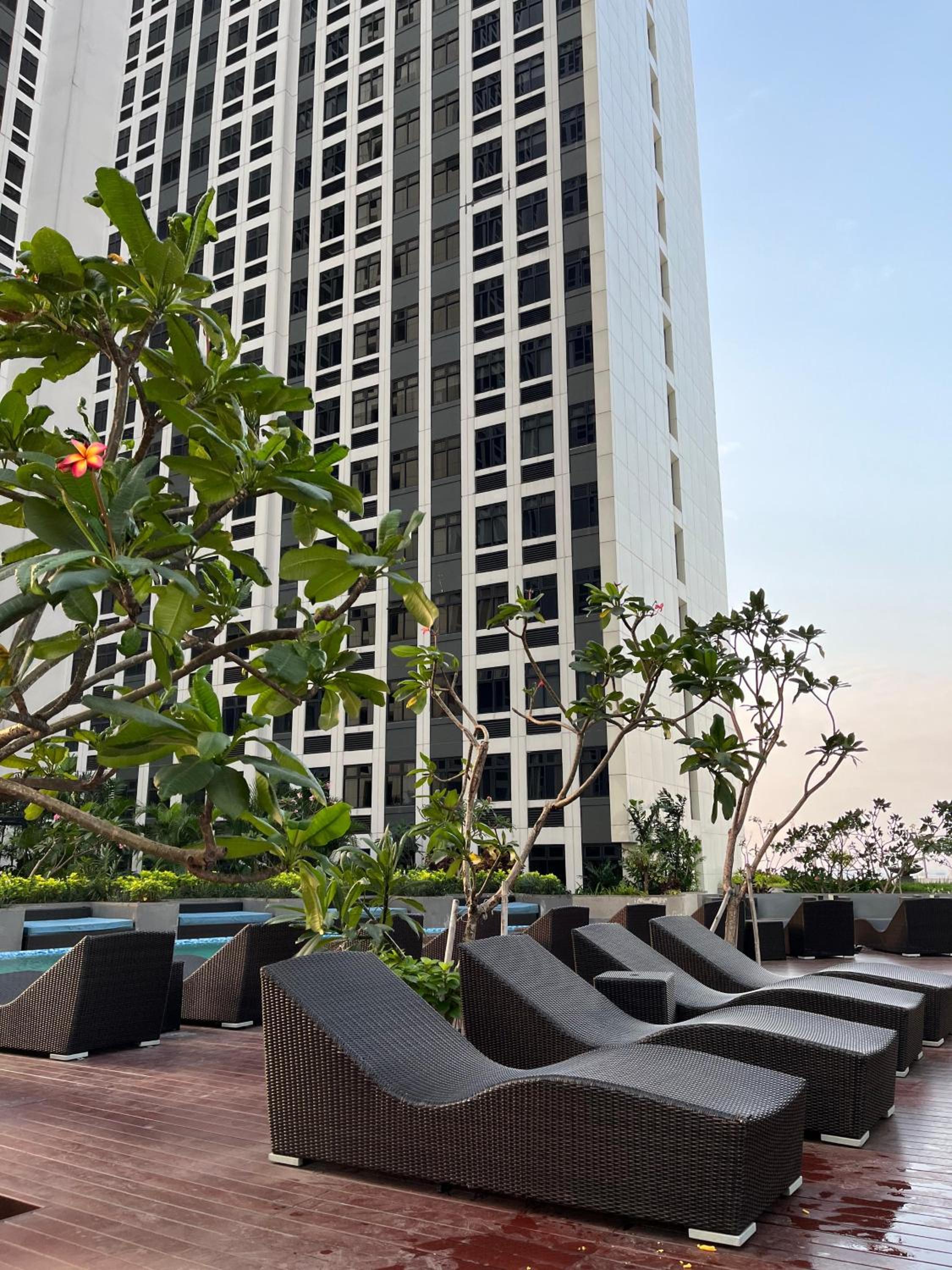 SBroomOfficial Apartemen Chadstone Pollux Mall view 5
