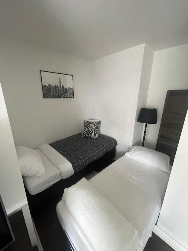 Luxury 3-Beds Apartment in Yorkville with the Best City View in Downtown Toronto