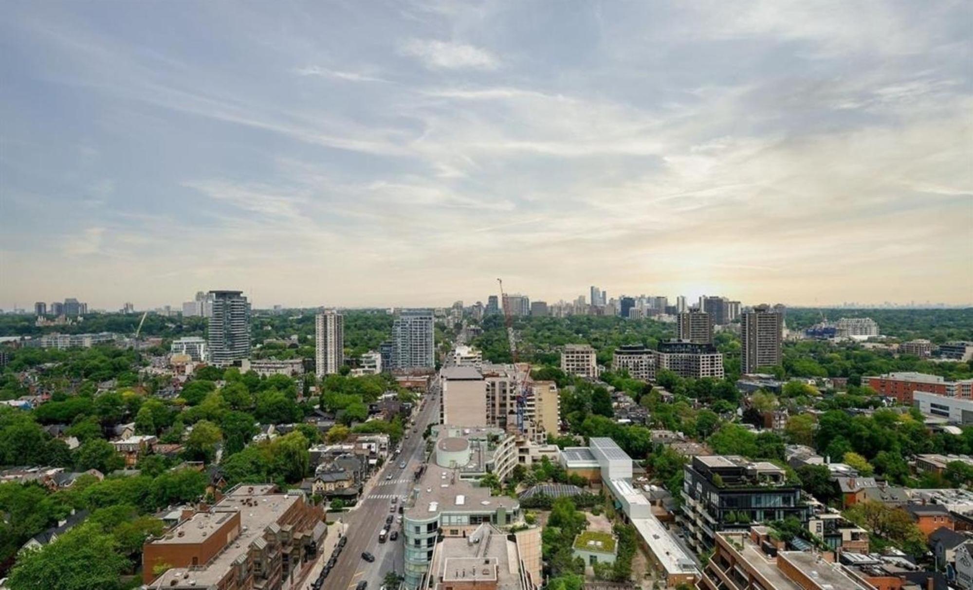 Luxury 3-Beds Apartment in Yorkville with the Best City View in Downtown Toronto