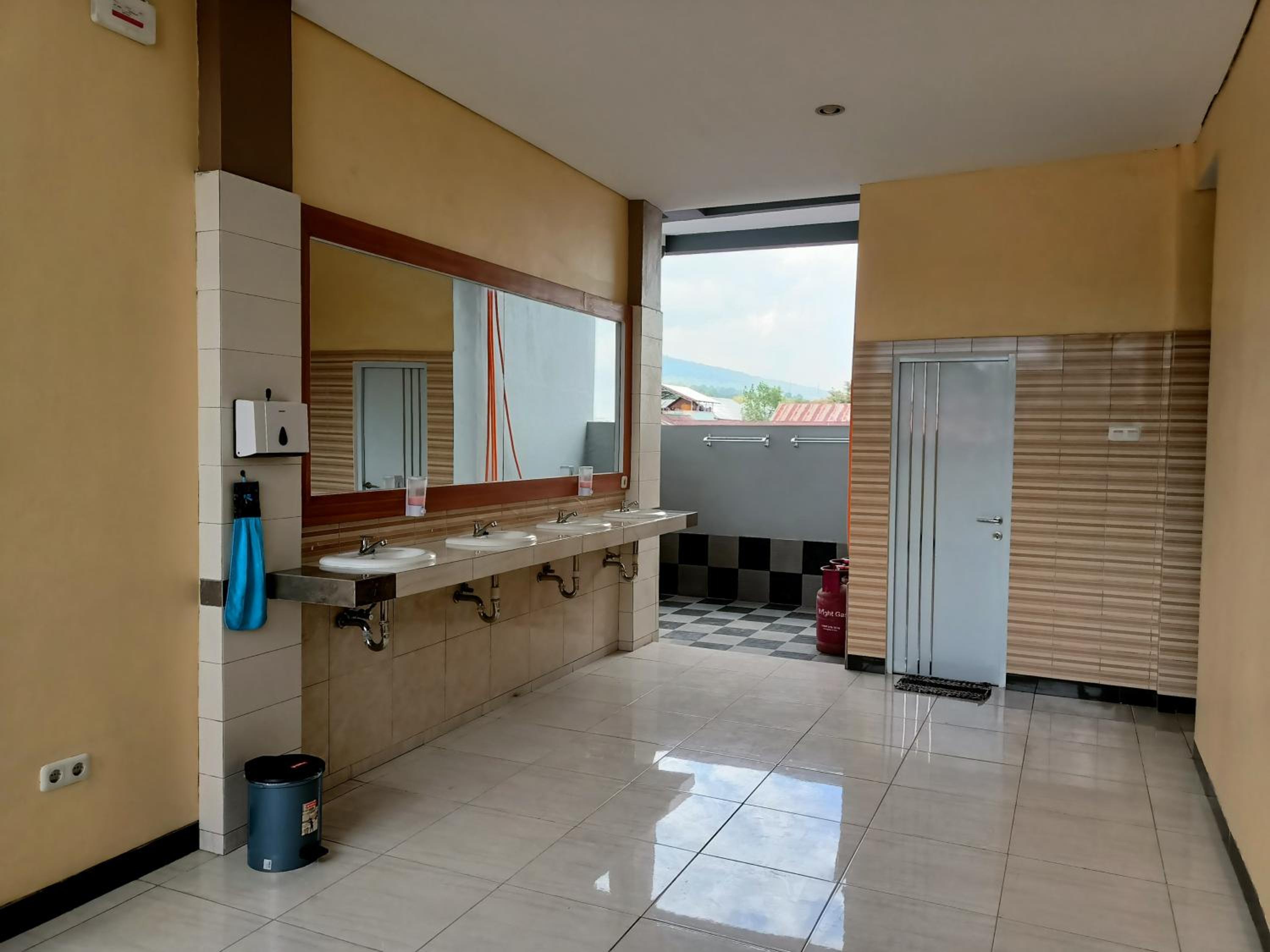 Chacha Homestay & Dormitory view 3
