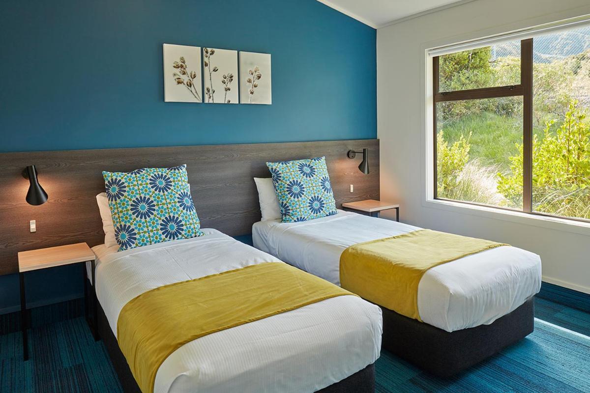 Mt Cook Lodge and Motels view 3