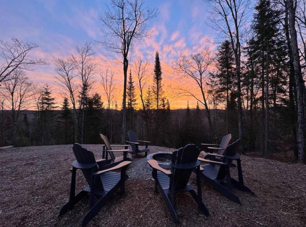 4BR Entire private modern cottage - Hilltop view