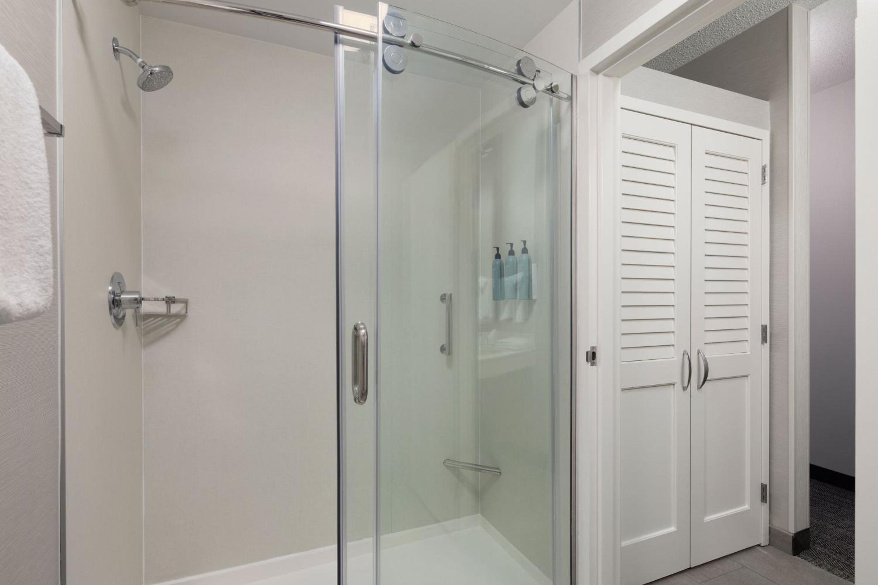 Waukegan Vacations - Courtyard by Marriott Chicago Waukegan / Gurnee - Property Image 1